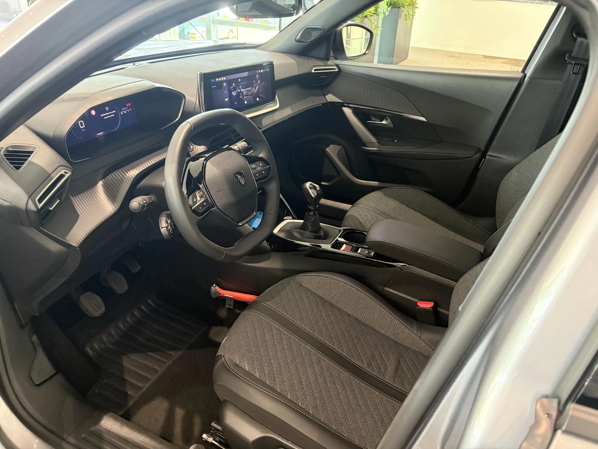 Peugeot-2008-image-10