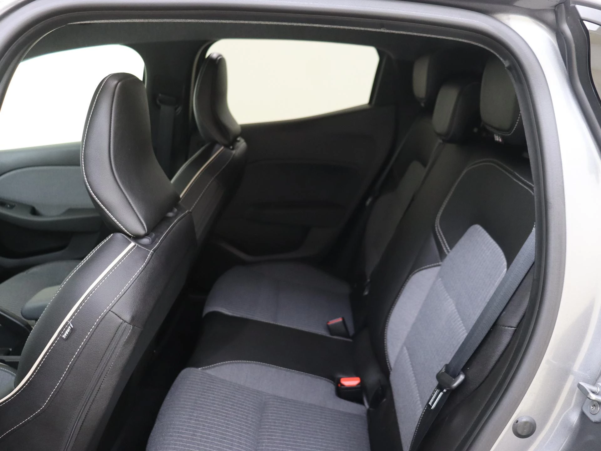 Renault-Clio-image-12