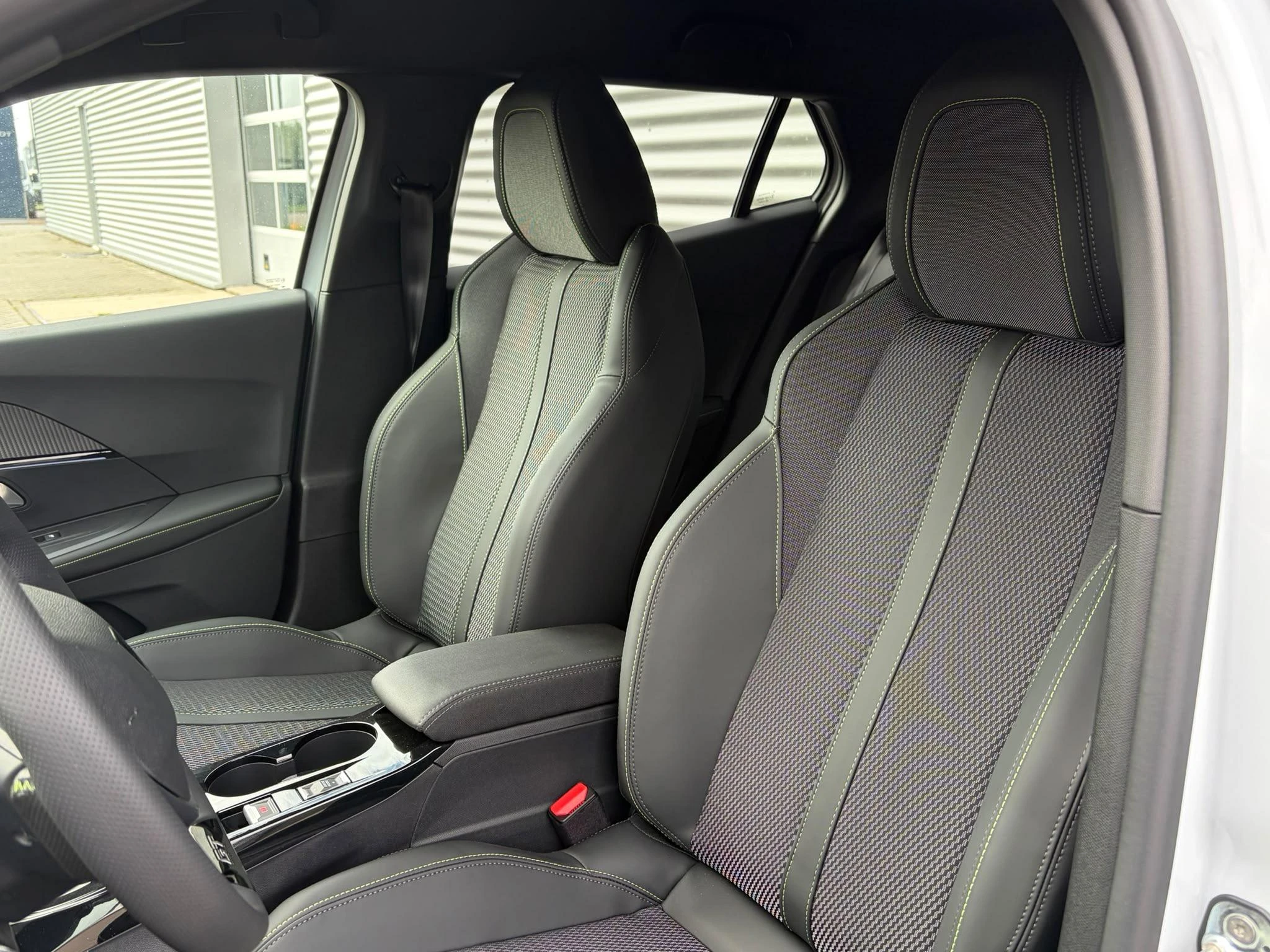 Peugeot-2008-image-10