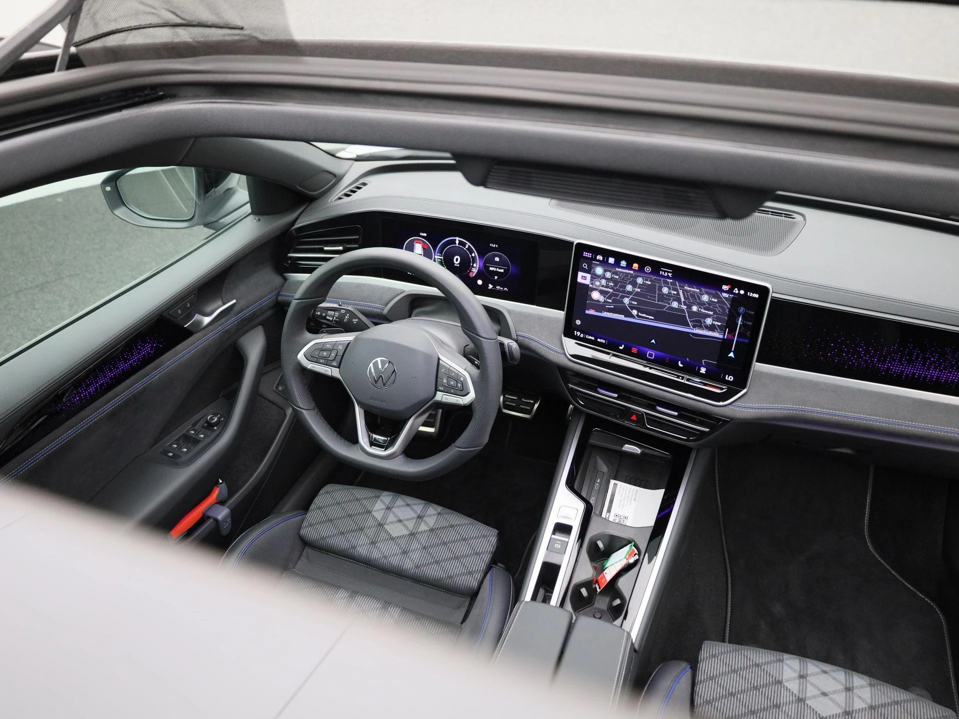 Volkswagen Passat - 42