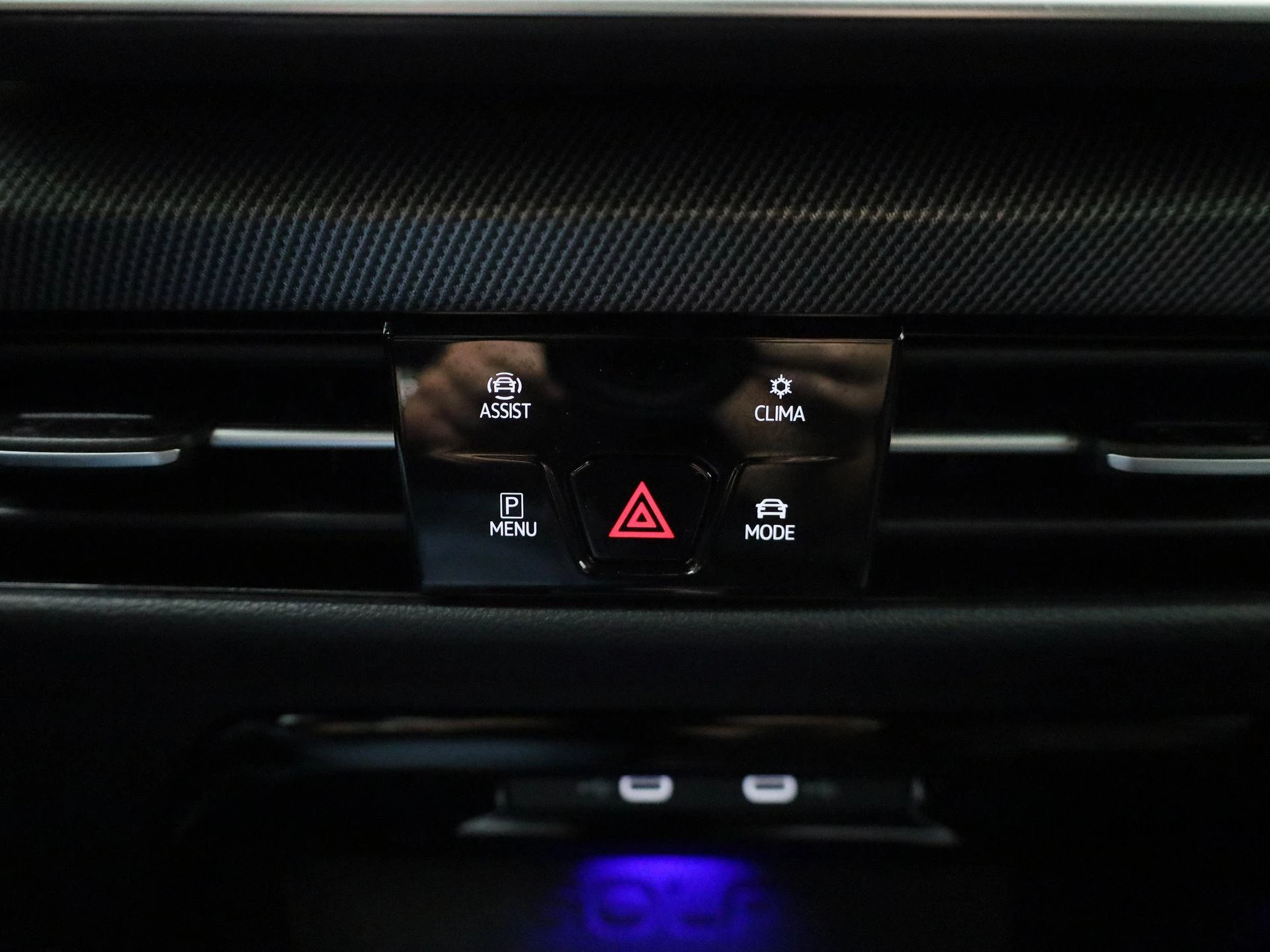 Volkswagen-Golf-image-26