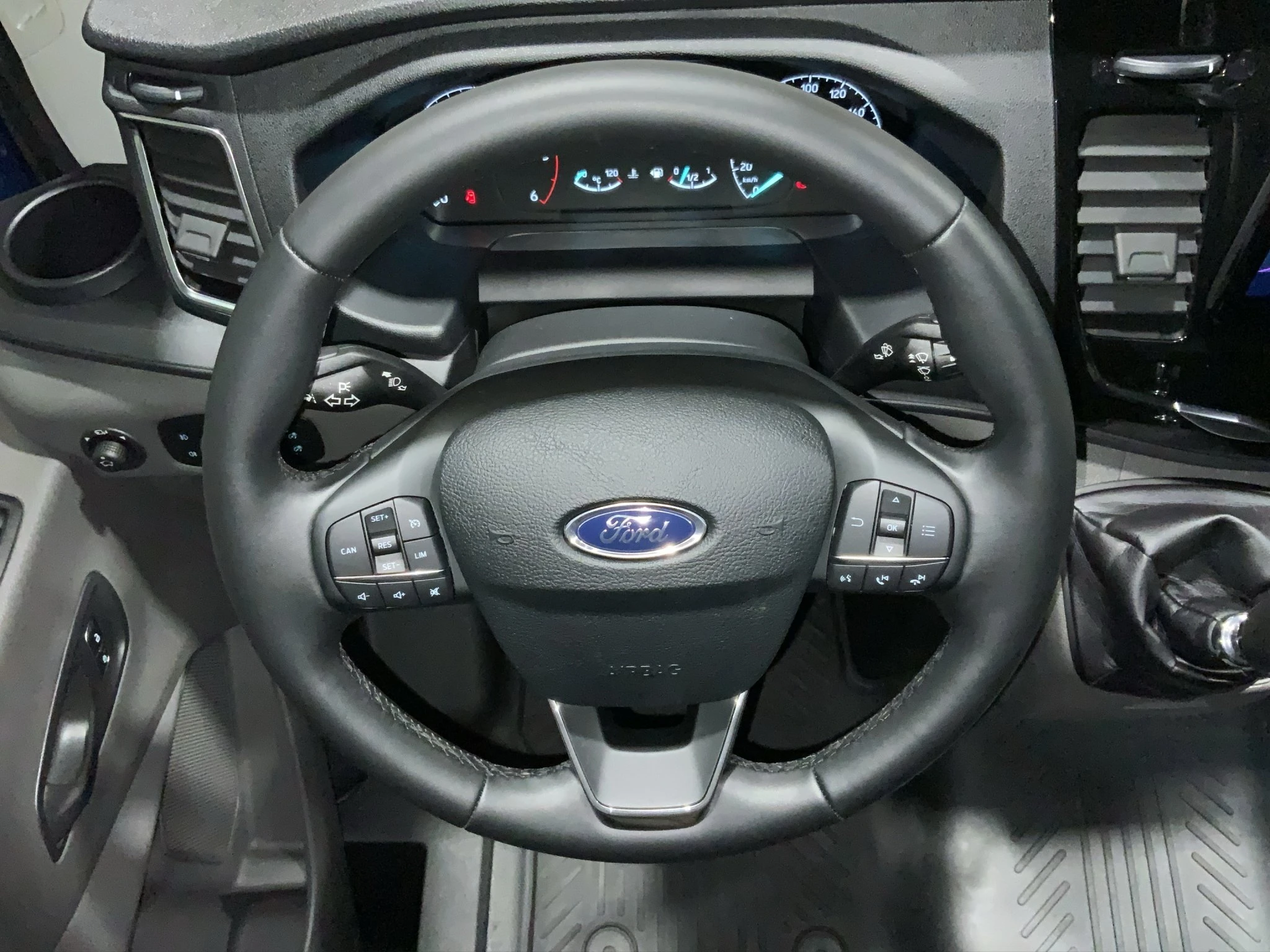 Ford-Transit-image-11