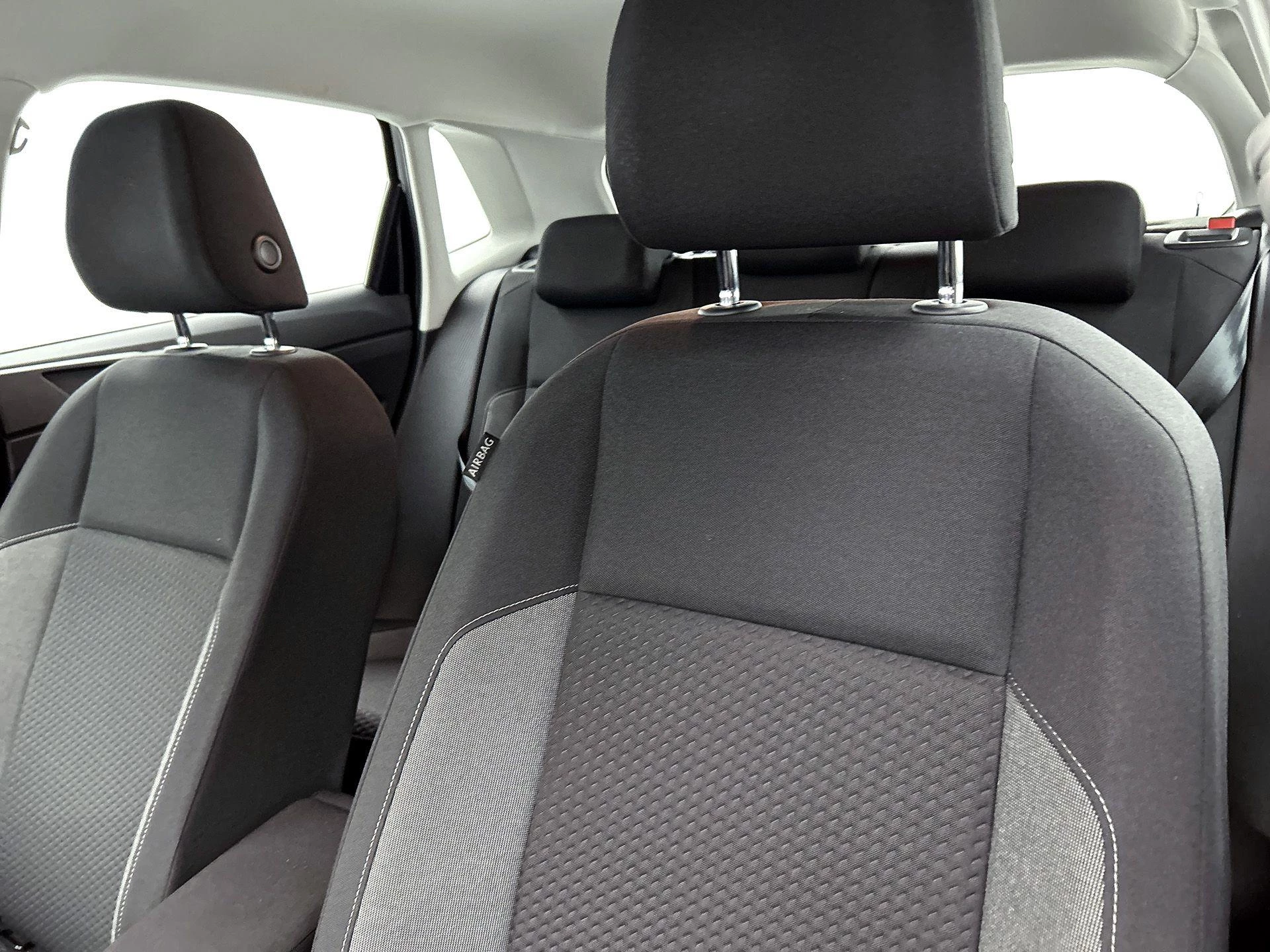 Volkswagen-Polo-image-12