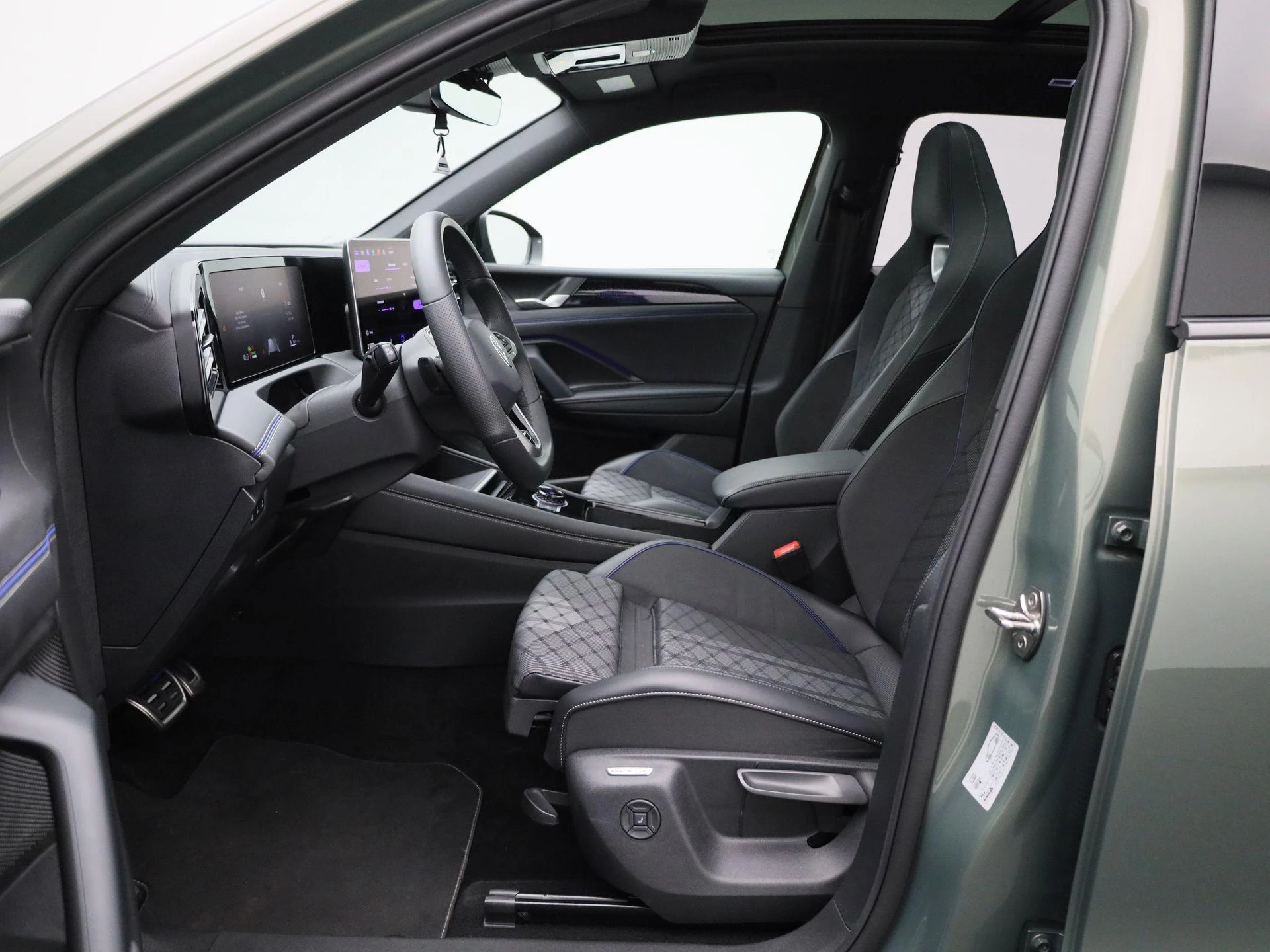 Volkswagen-Tiguan-image-8