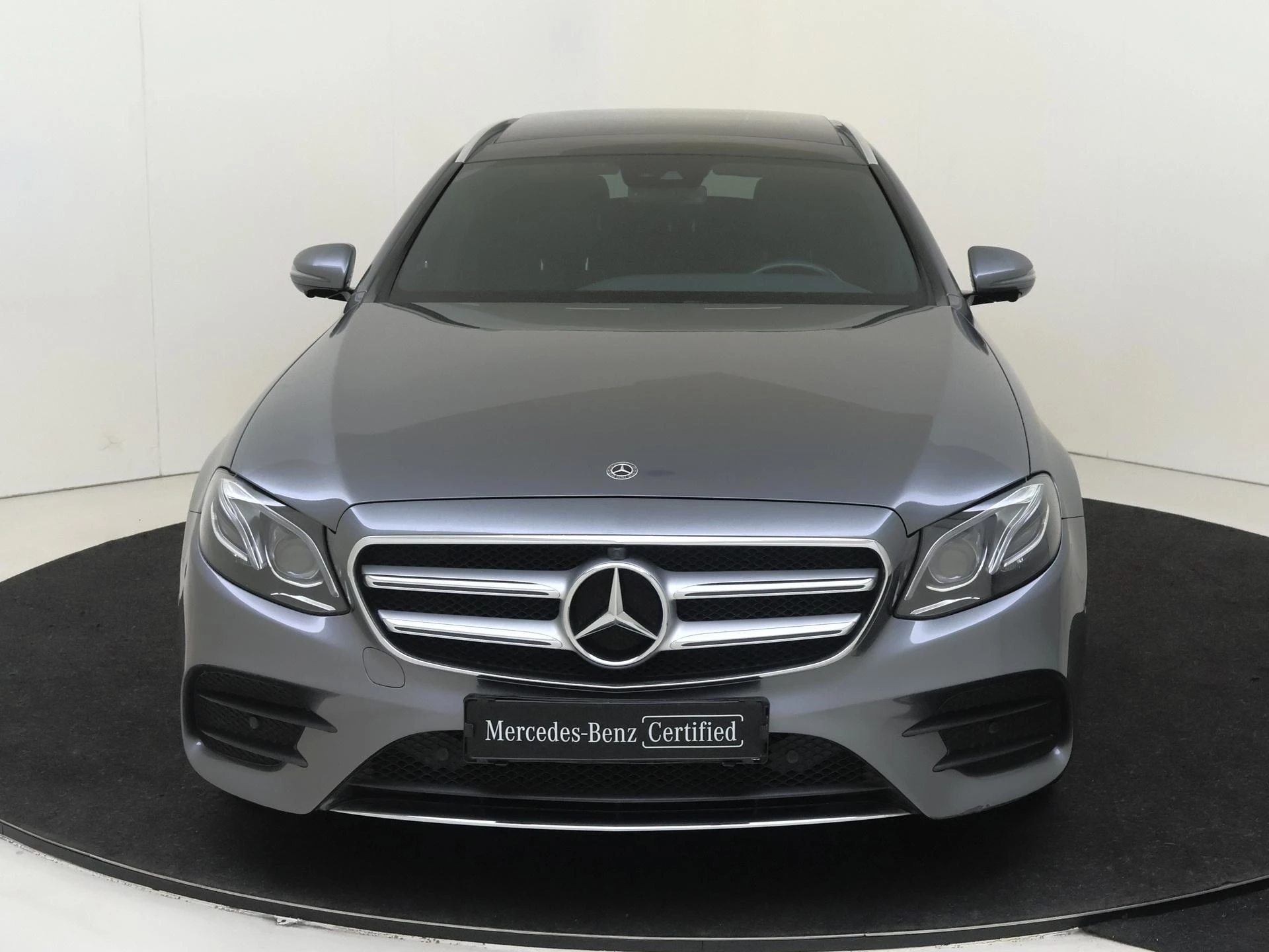 Mercedes-Benz-E-Klasse-image-5