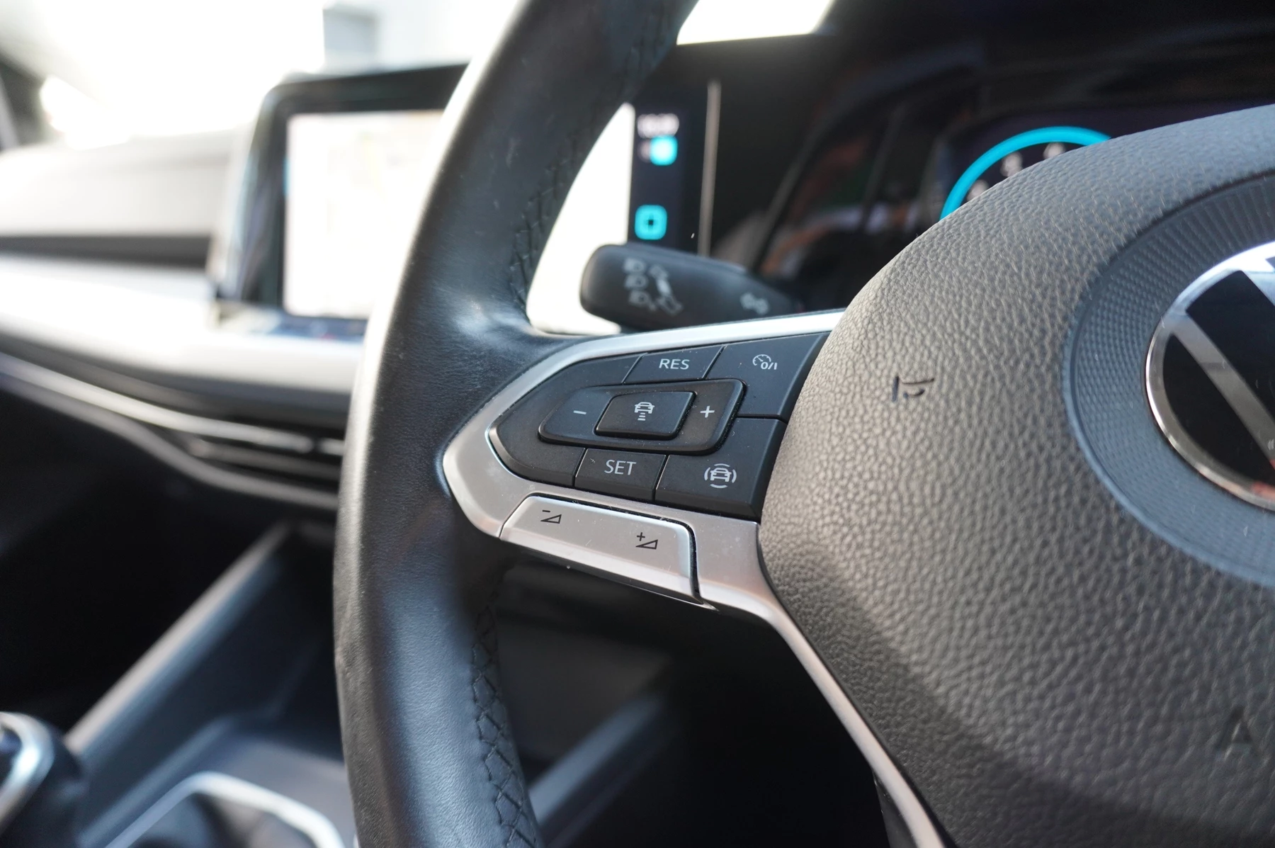 Volkswagen-Golf-image-22