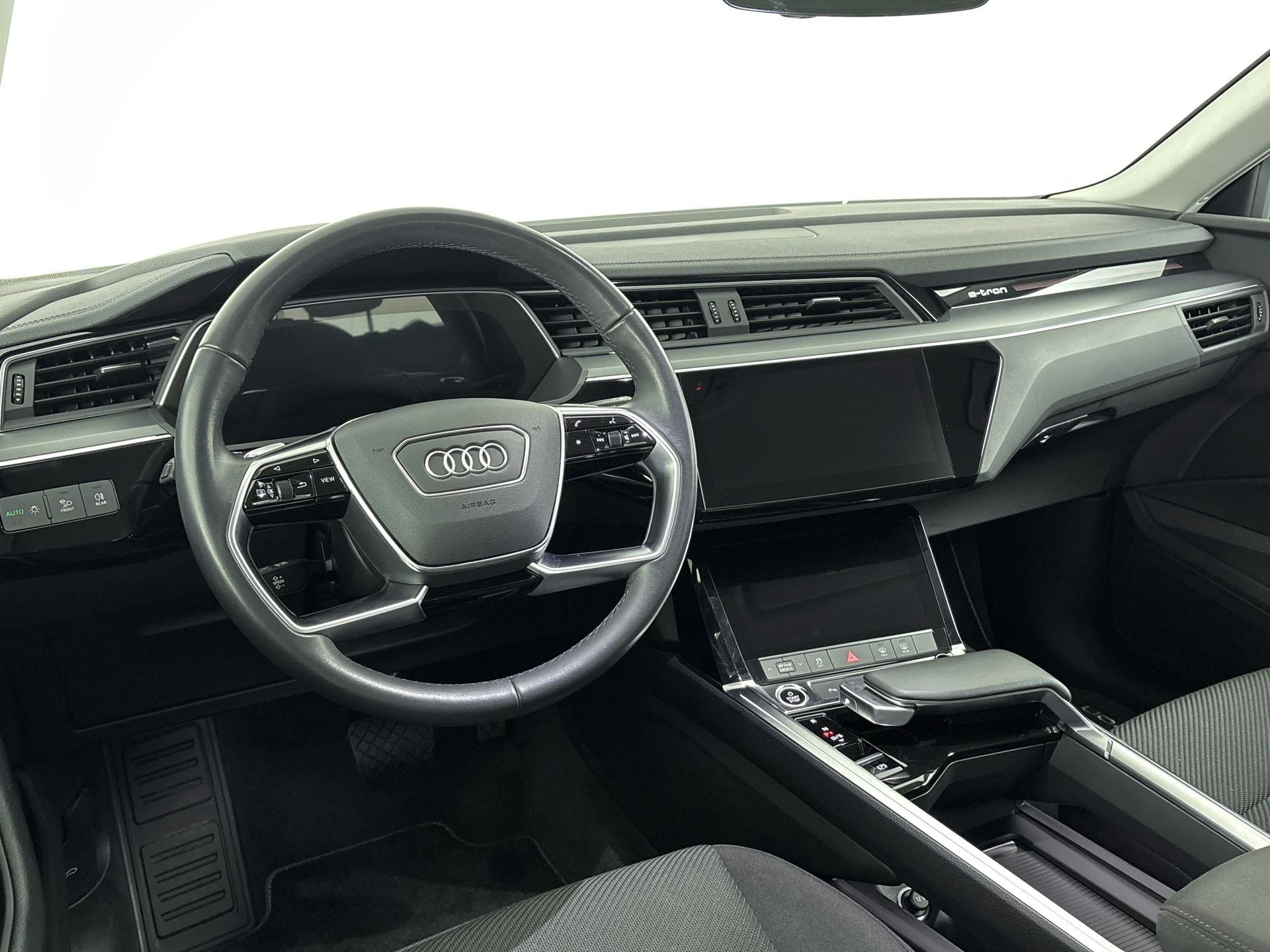 Audi-Q8 e-tron-image-15
