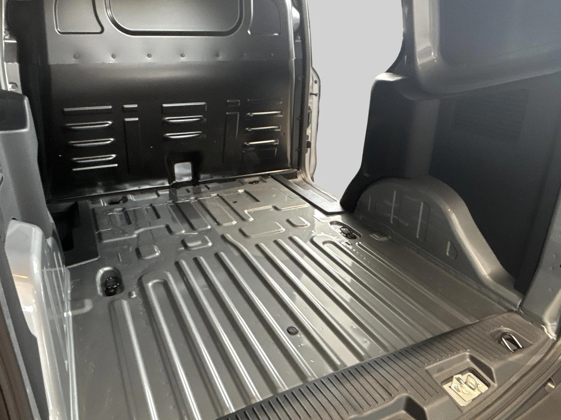 Ford-Transit Courier-image-17