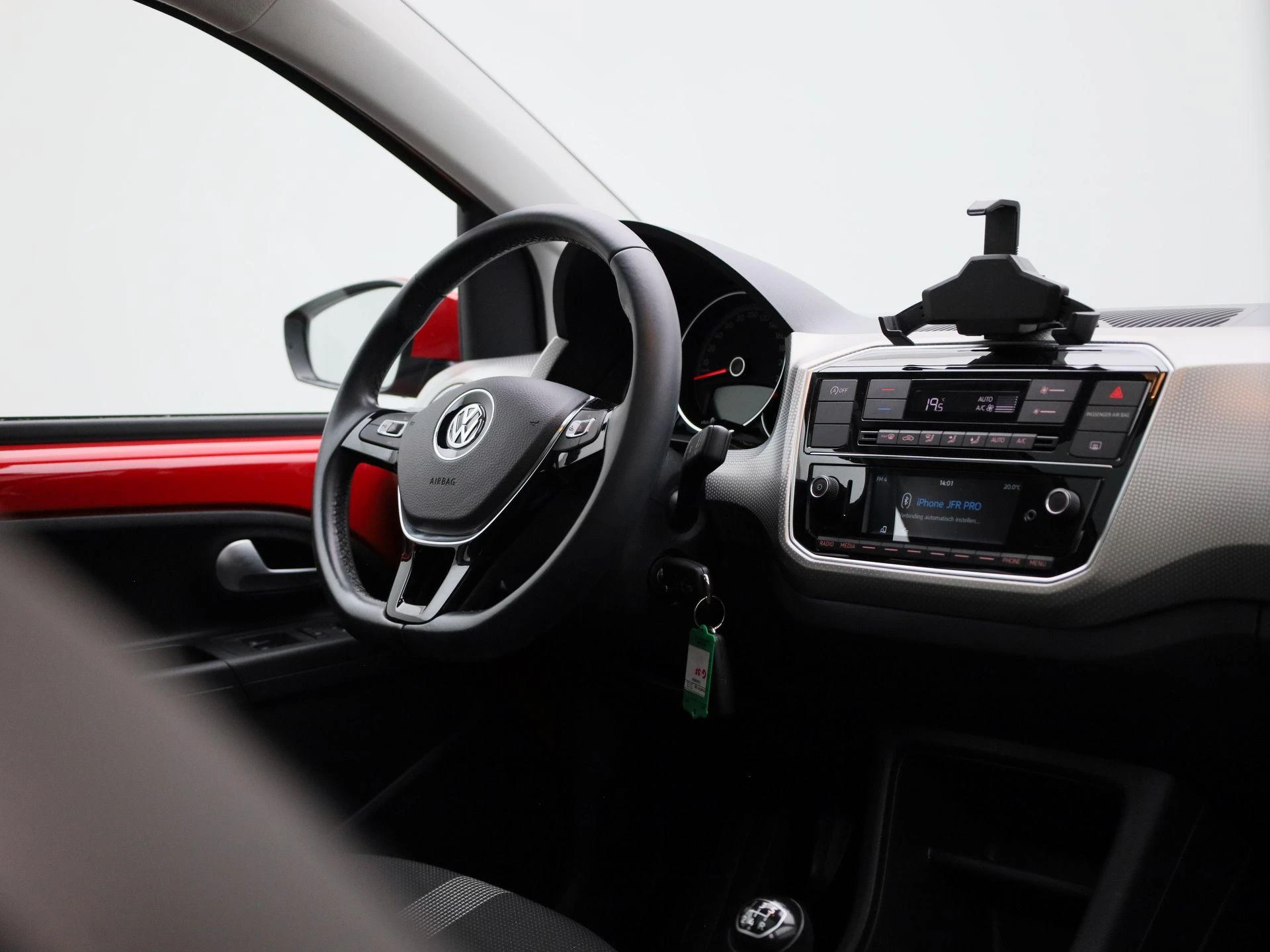 Volkswagen-up!-image-31