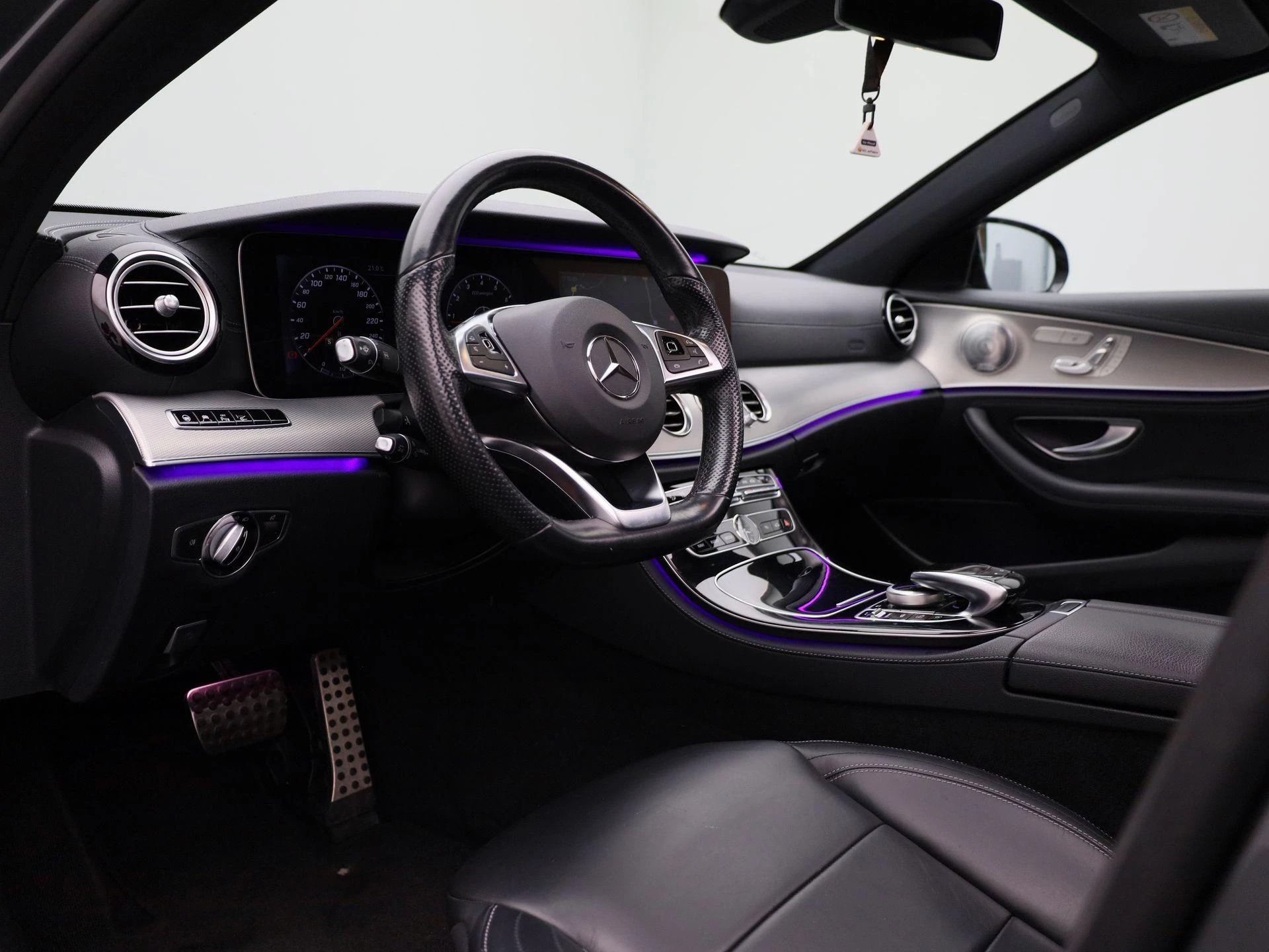 Mercedes-Benz-E-Klasse-image-34
