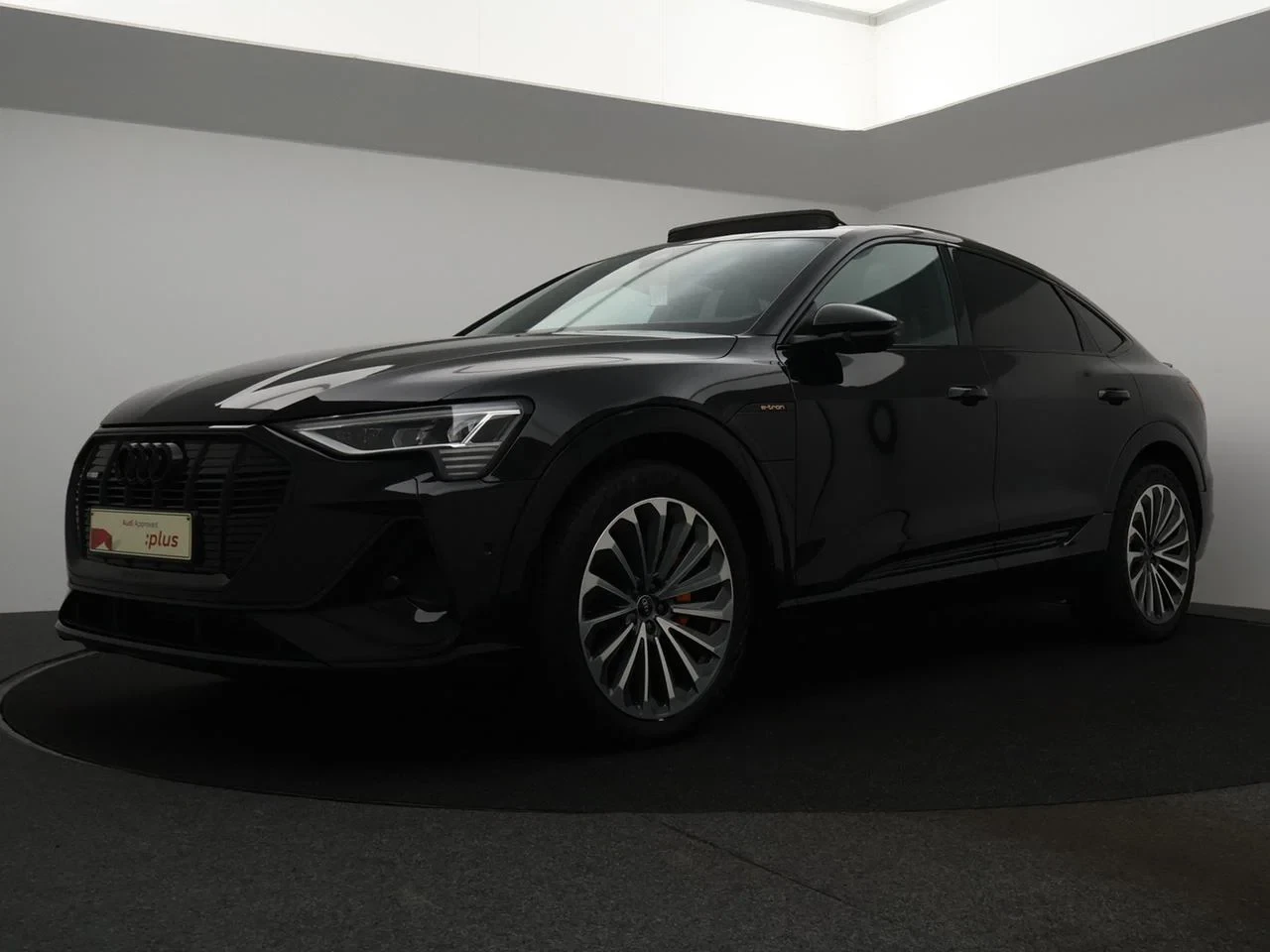 Audi-e-tron-image-0
