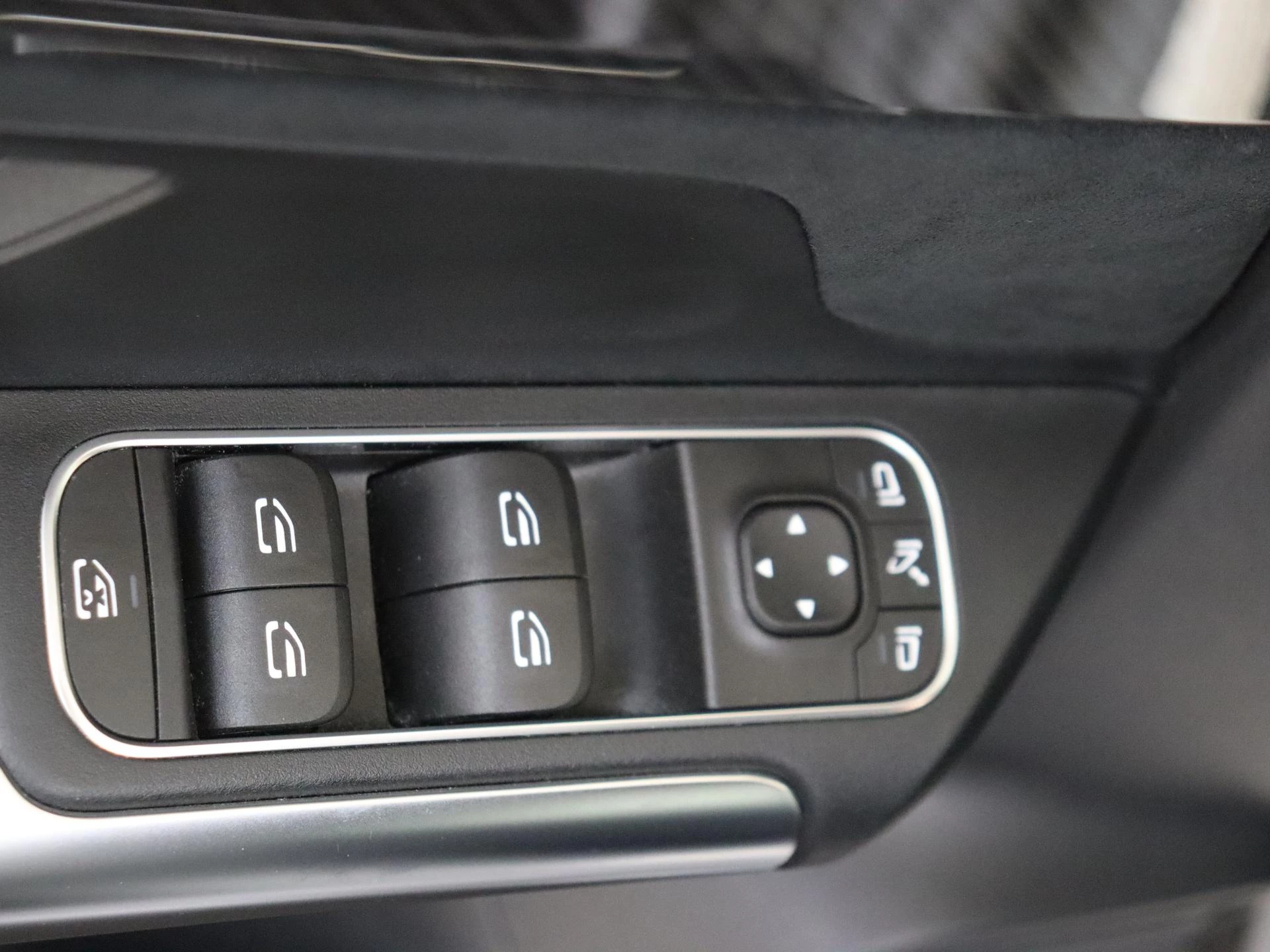 Mercedes-Benz-B-Klasse-image-25