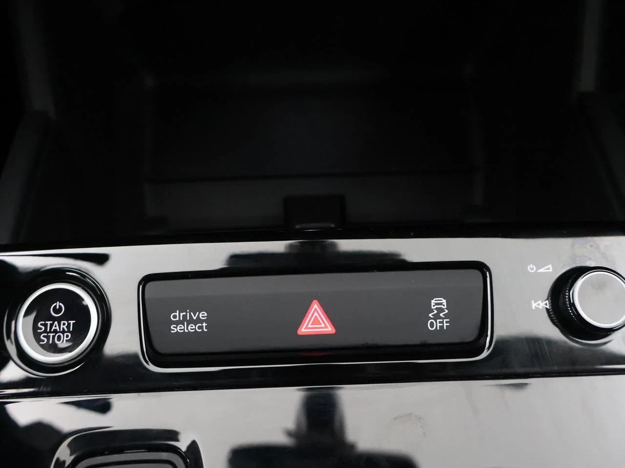 Audi-A6 Avant e-tron-image-16