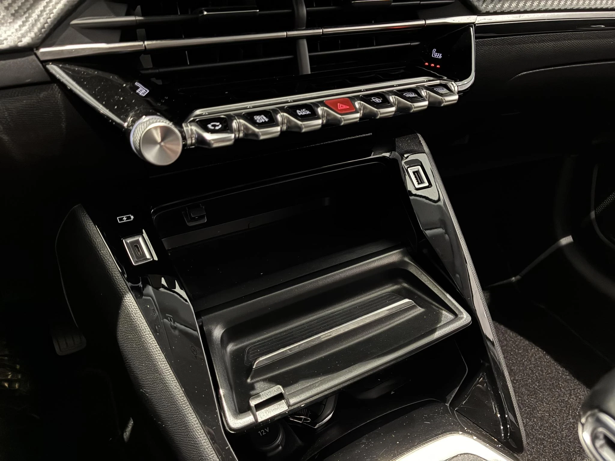 Peugeot-208-image-12