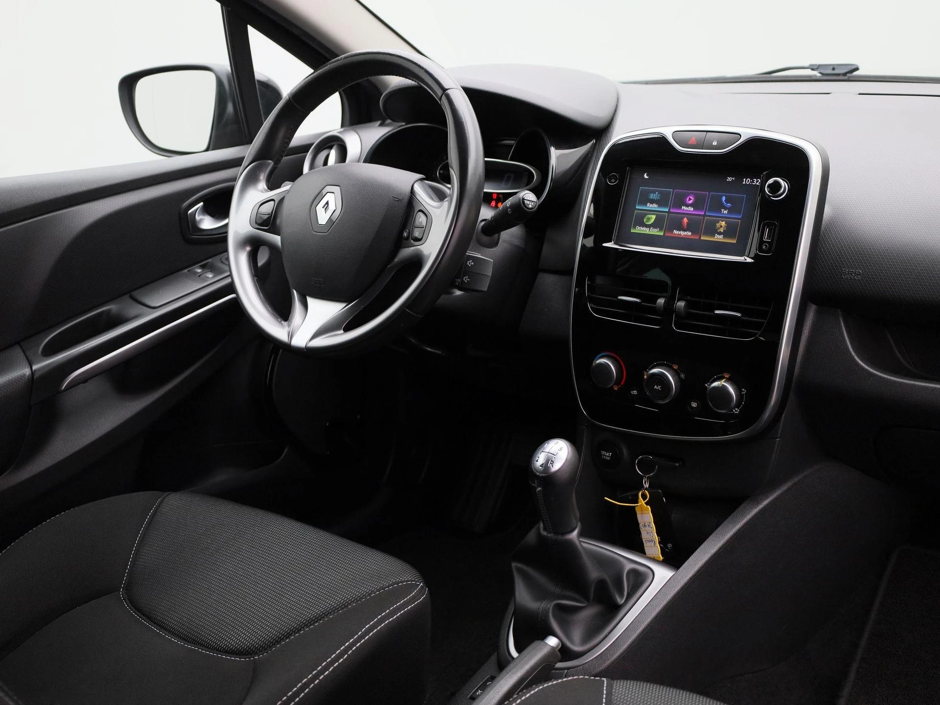 Renault-Clio-image-31