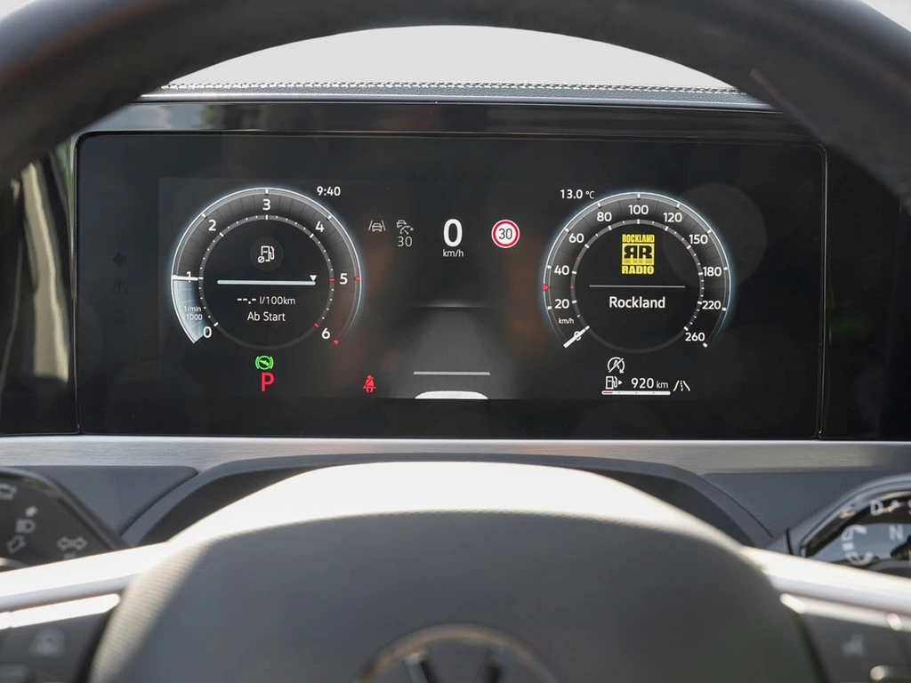 Volkswagen-Passat-image-12