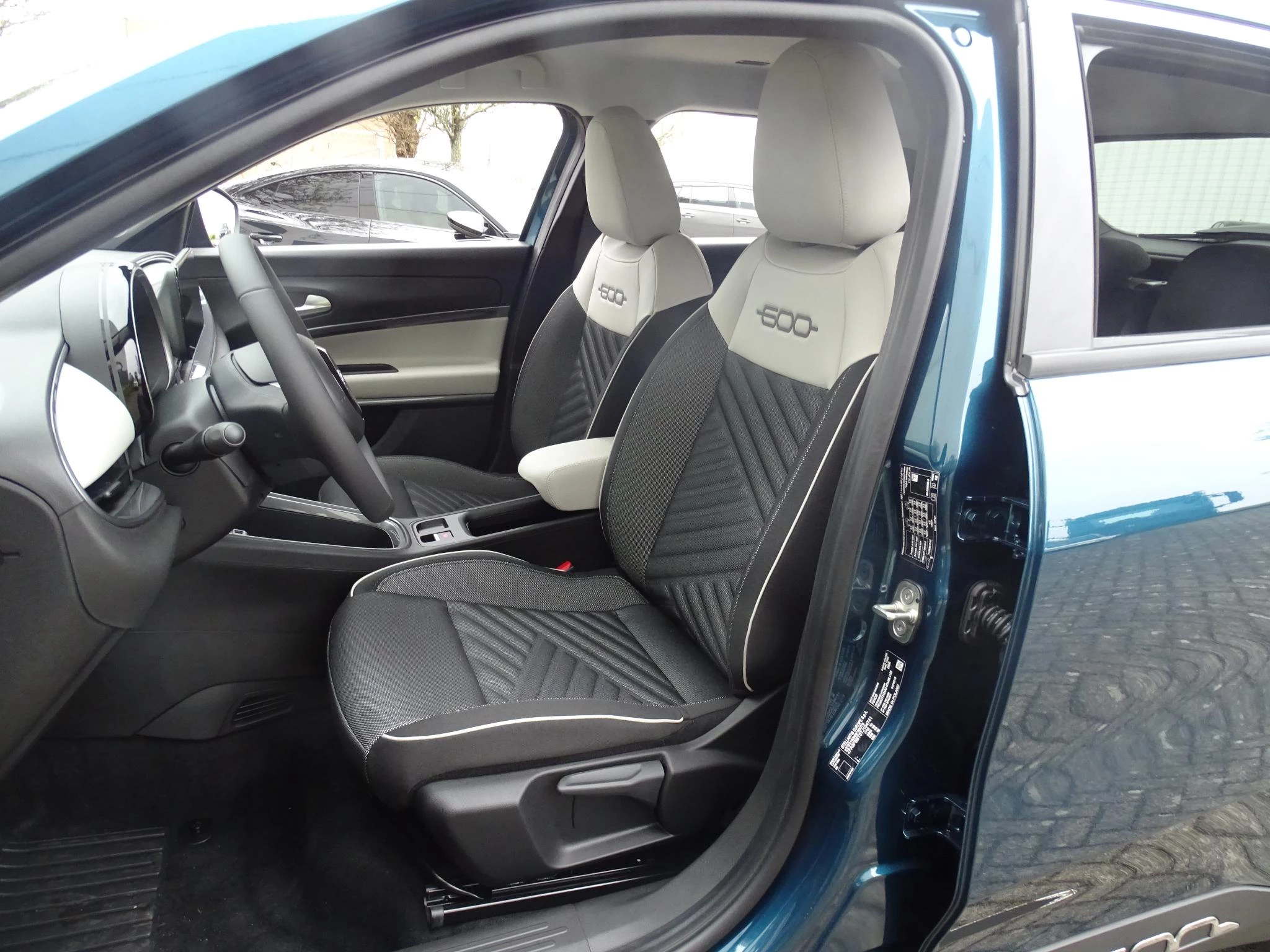 Fiat 600 1.2 Hybrid 145cv DCT La Prima