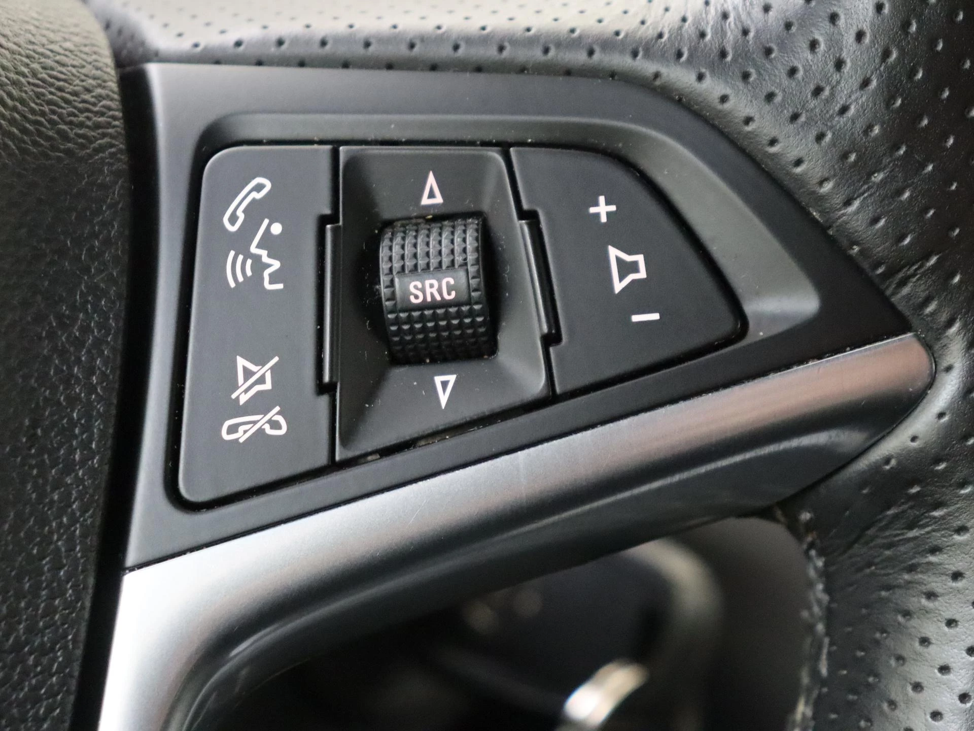 Opel-Cascada-image-18