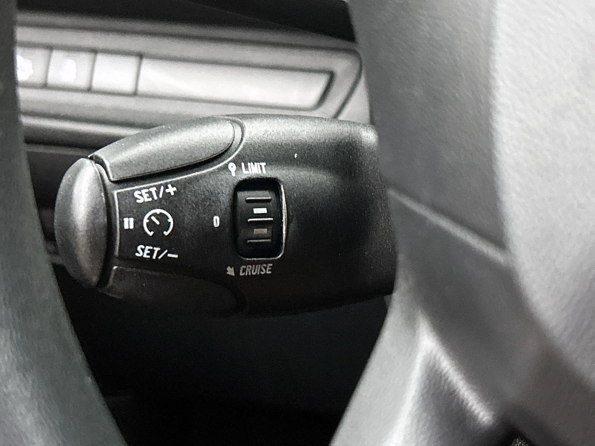 Peugeot-208-image-5