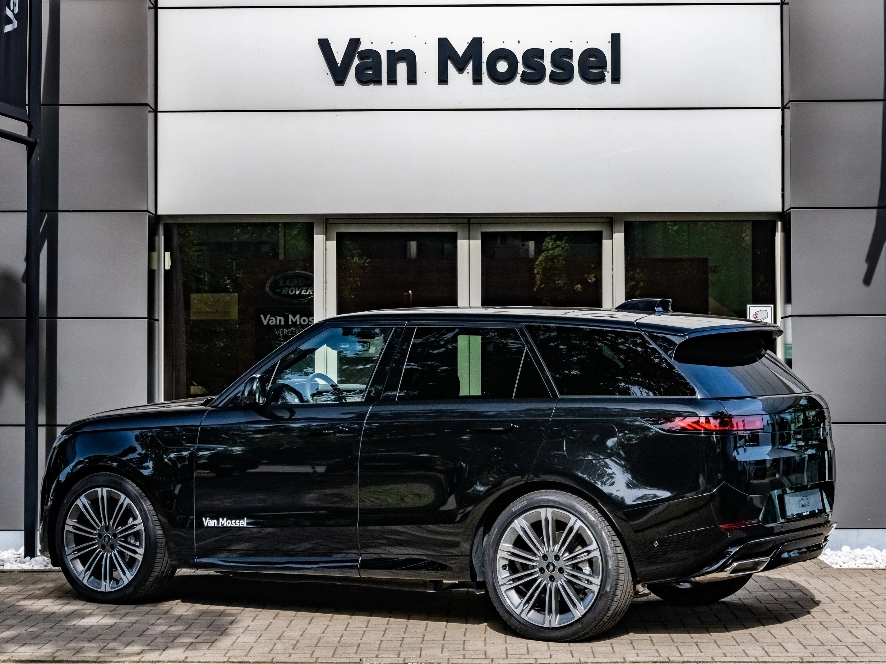 Land Rover Range Rover Sport P460e Dynamic Edition