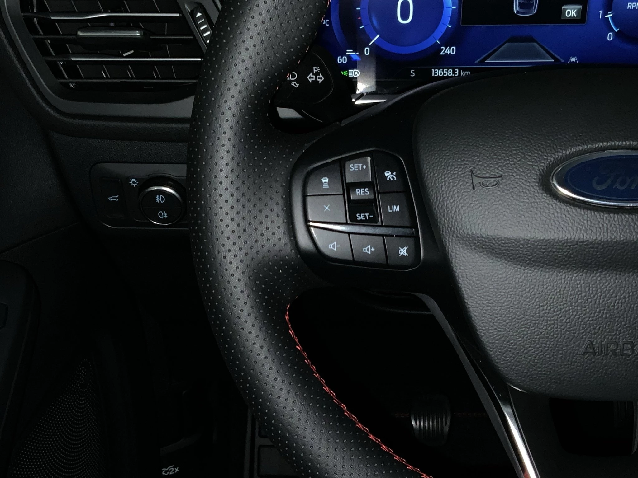 Ford Kuga ST-Line X*PANO*AHK*KAM*ACC*NAVI*SOUND-SYS.