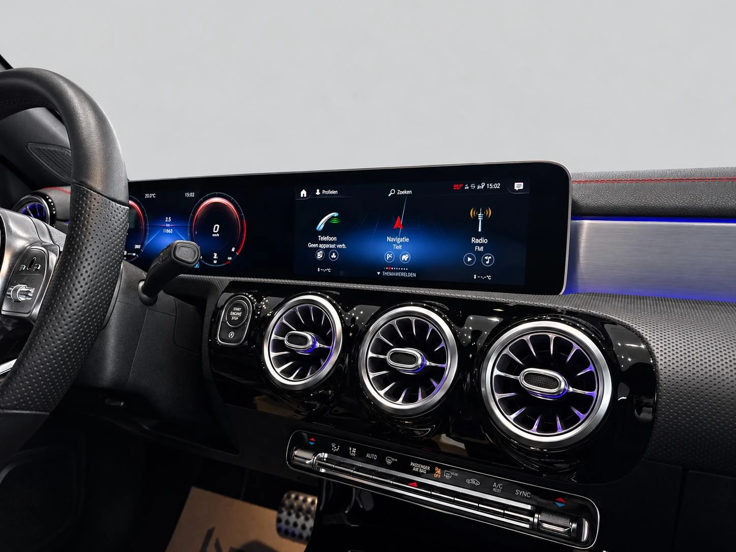 Mercedes-Benz-CLA-image-12