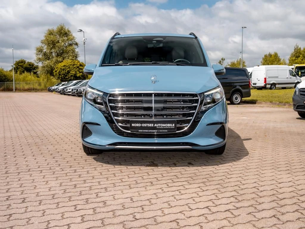 Mercedes-Benz-V-Klasse 300-image-2