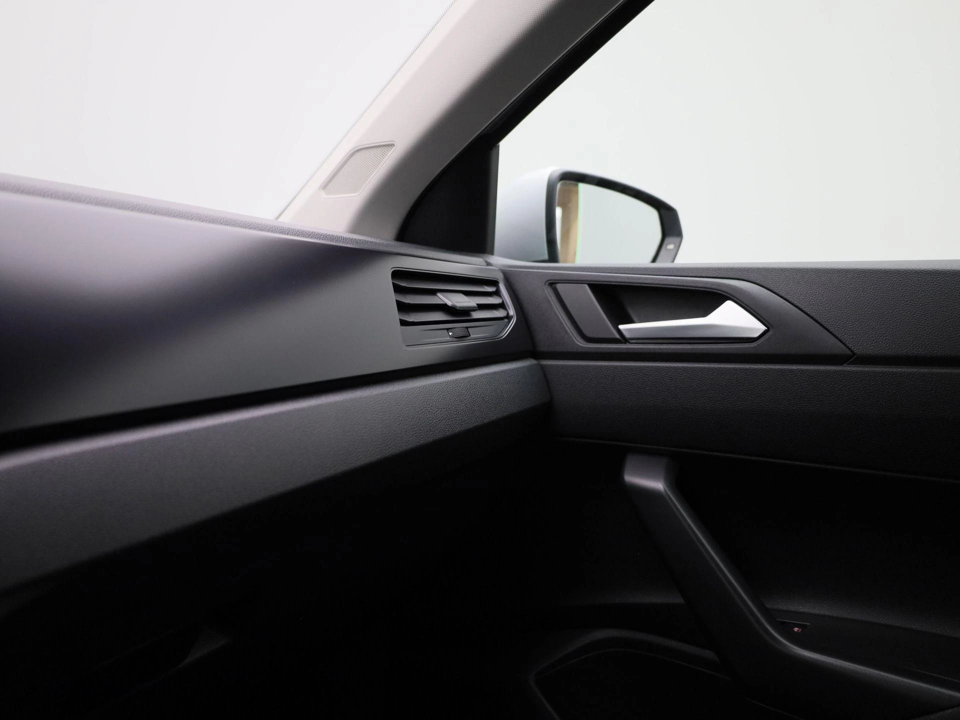 Volkswagen-Polo-image-28