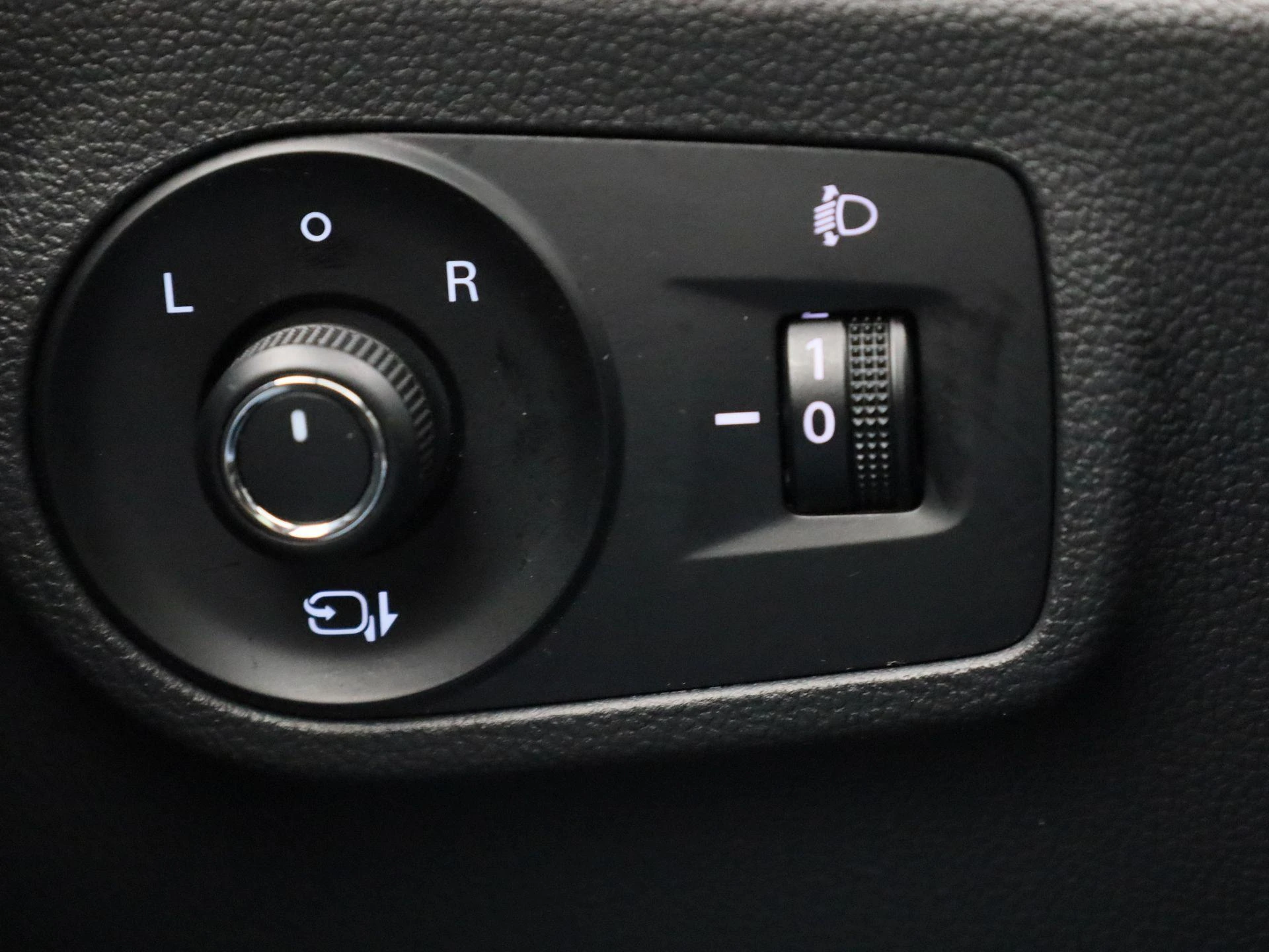 MG-ZS EV-image-21