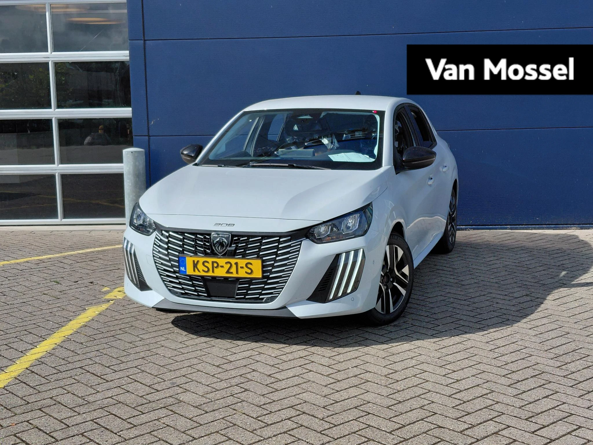 Peugeot-208-image-0