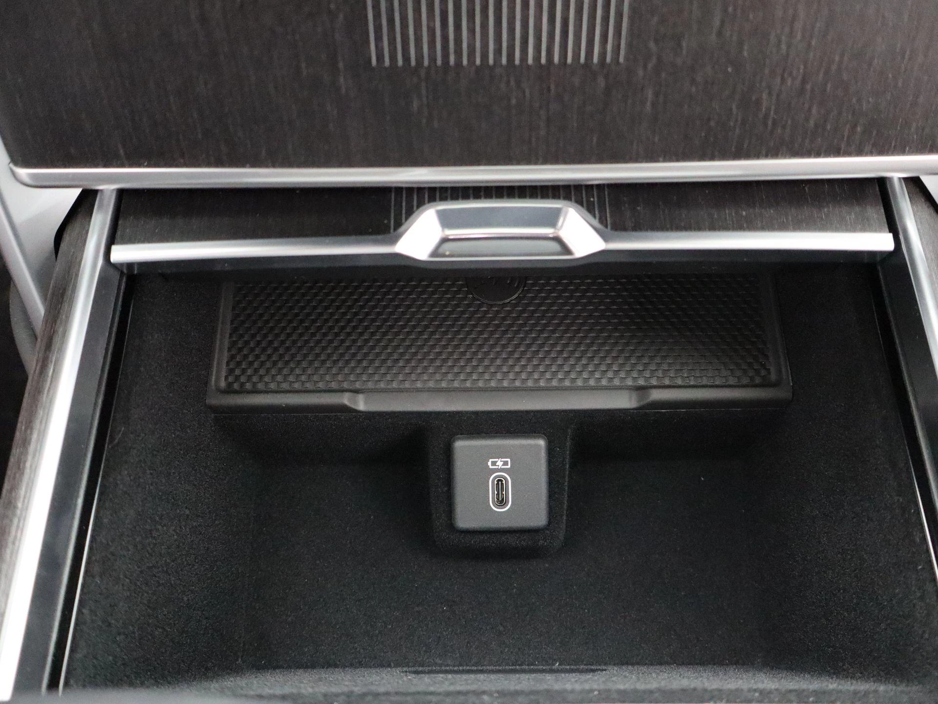 Land Rover-Range Rover-image-26