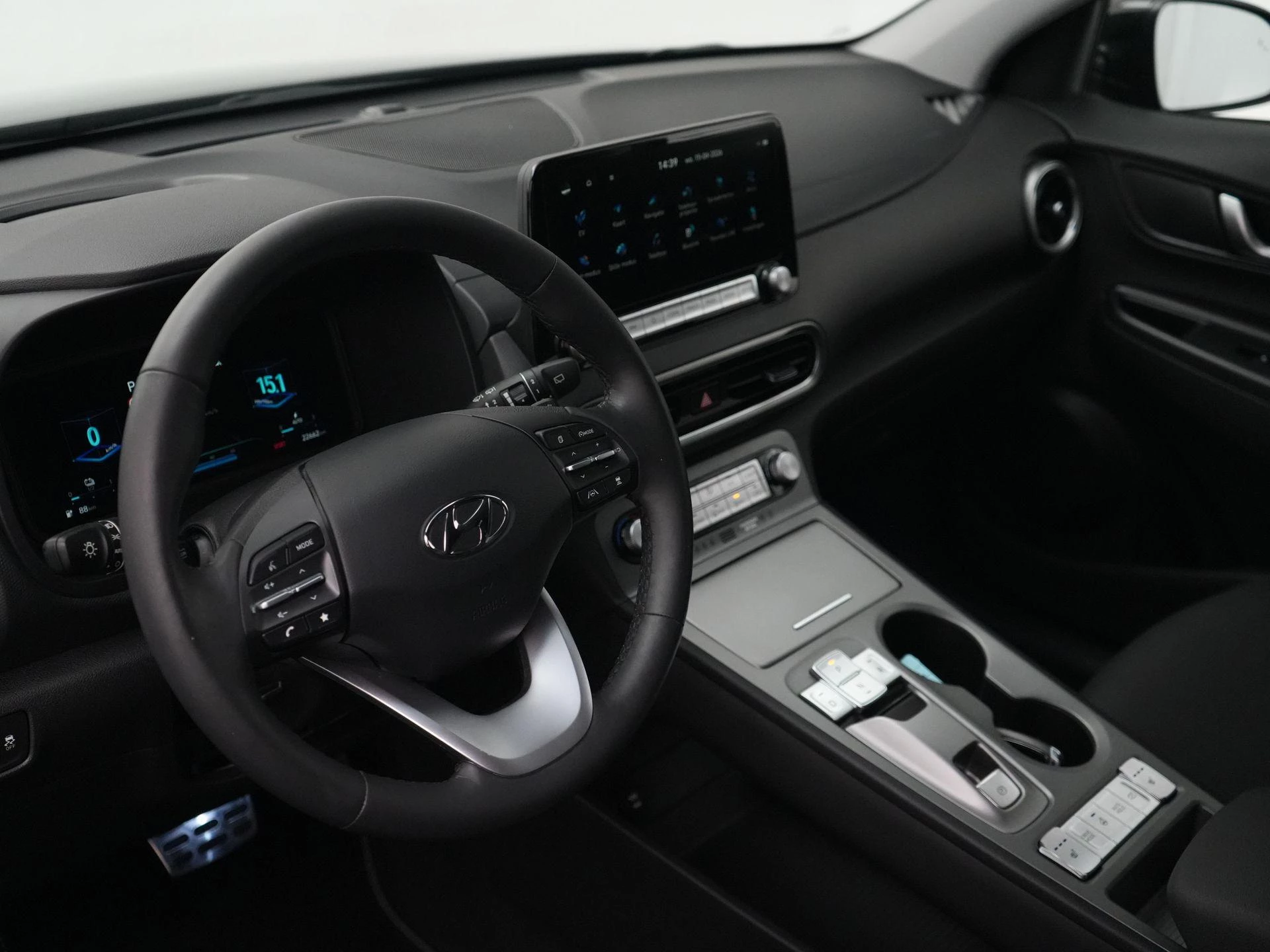Hyundai Kona EV Premium 64 kWh