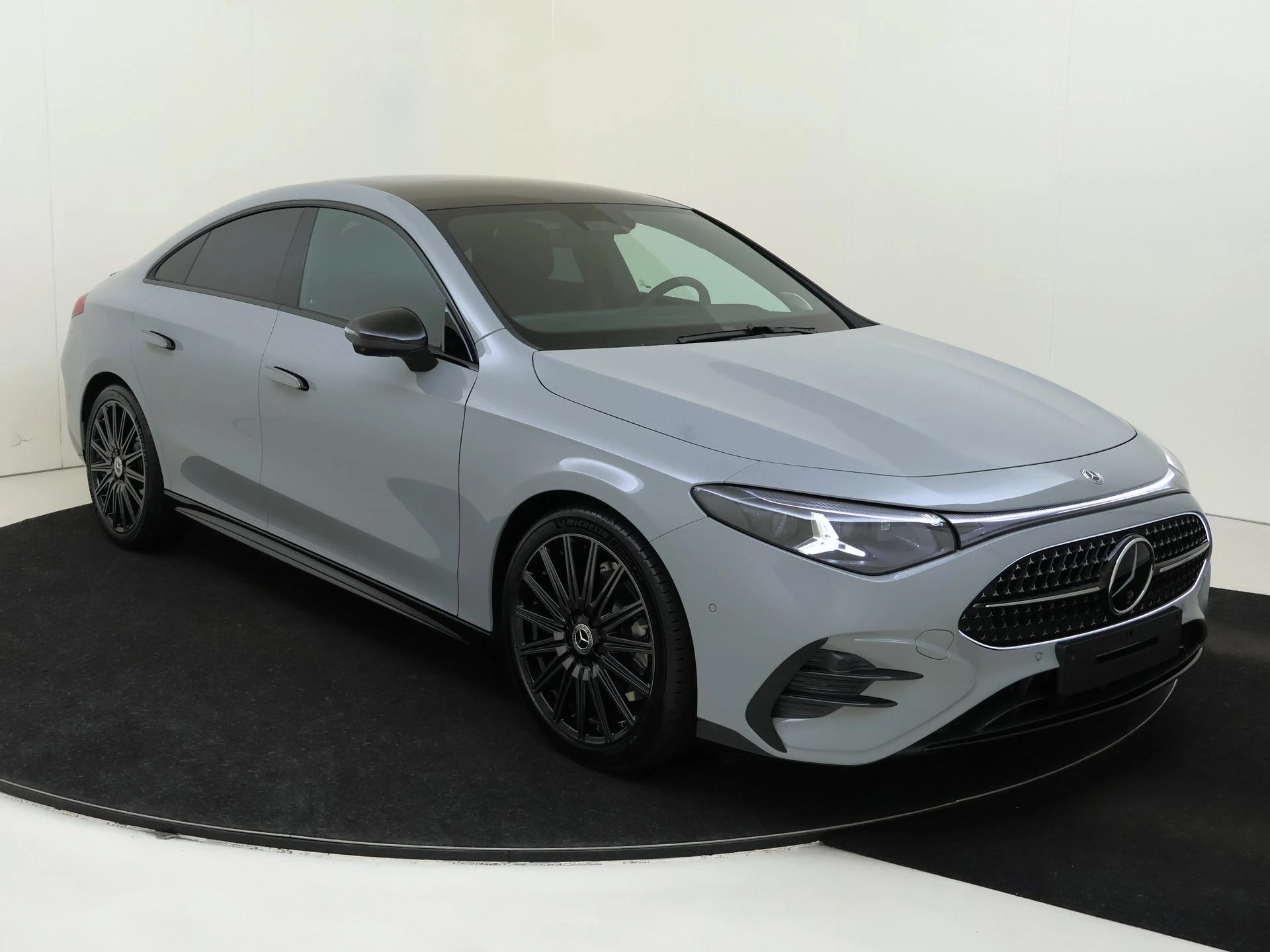Mercedes-Benz-CLA-image-1