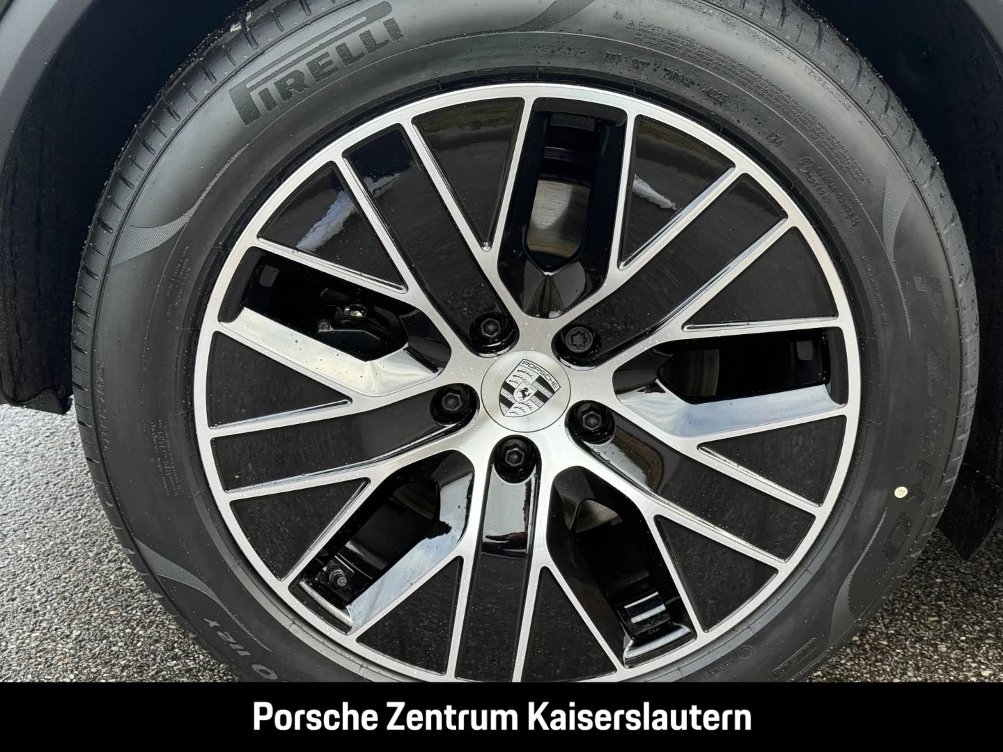 Porsche Macan HA-Lenkung Surround-View BOSE 20-Zoll -MK2 Macan HA-Lenkung Surround-View BOSE 20-Zoll -