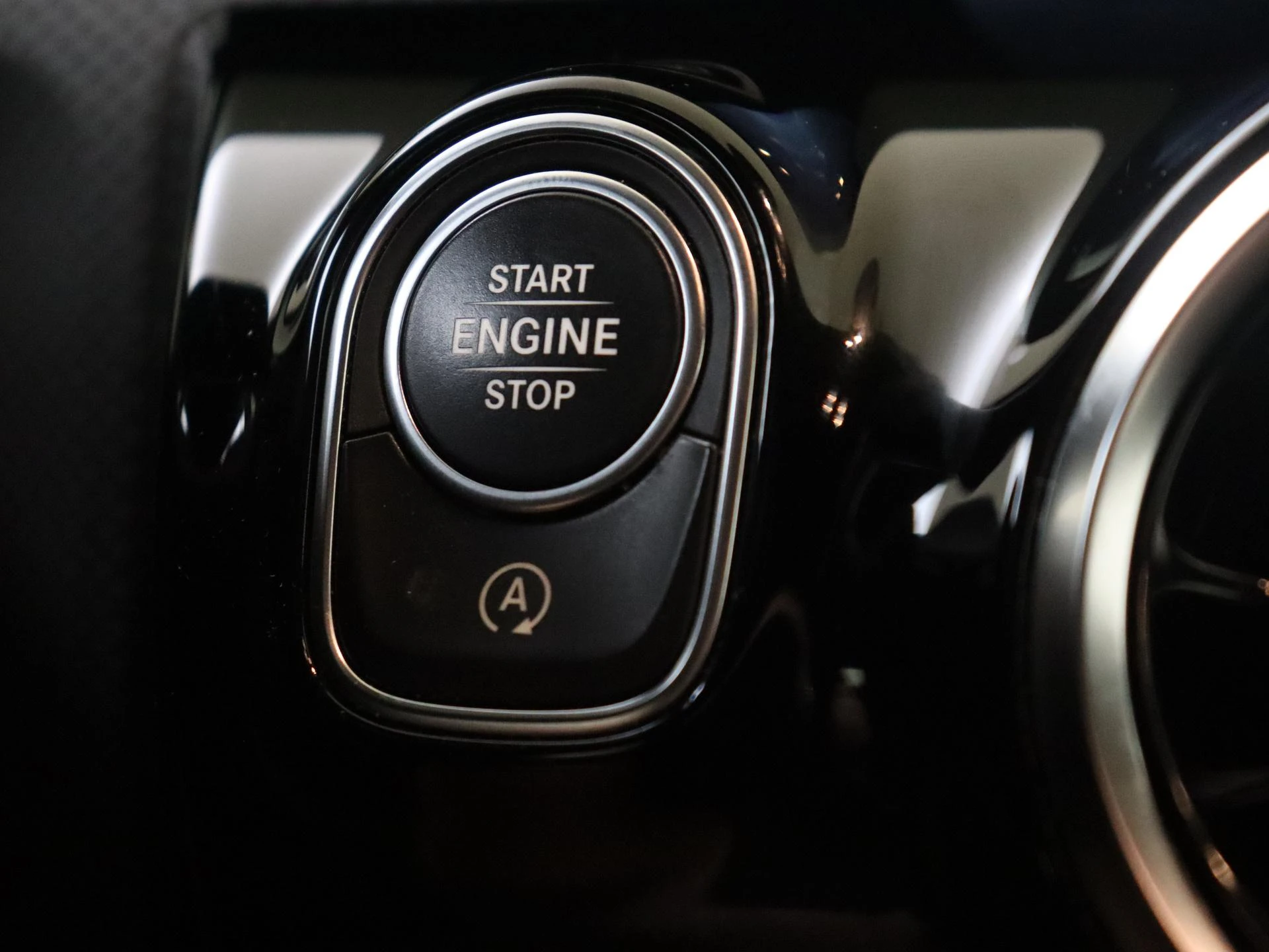 Mercedes-Benz-CLA-image-21