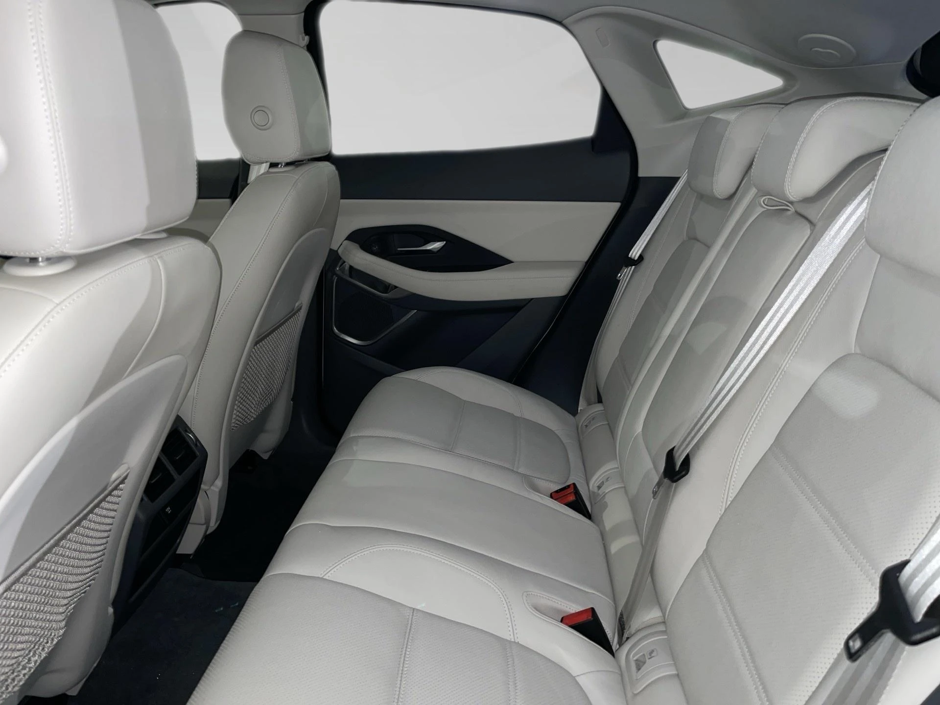 Jaguar-E-PACE-image-10
