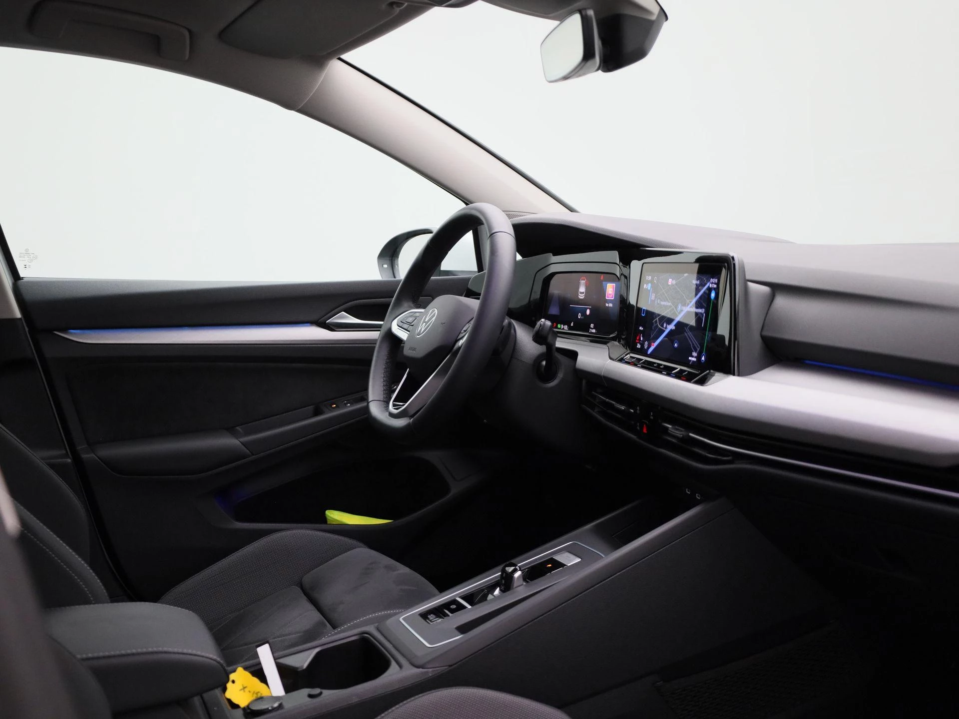 Volkswagen-Golf-image-32