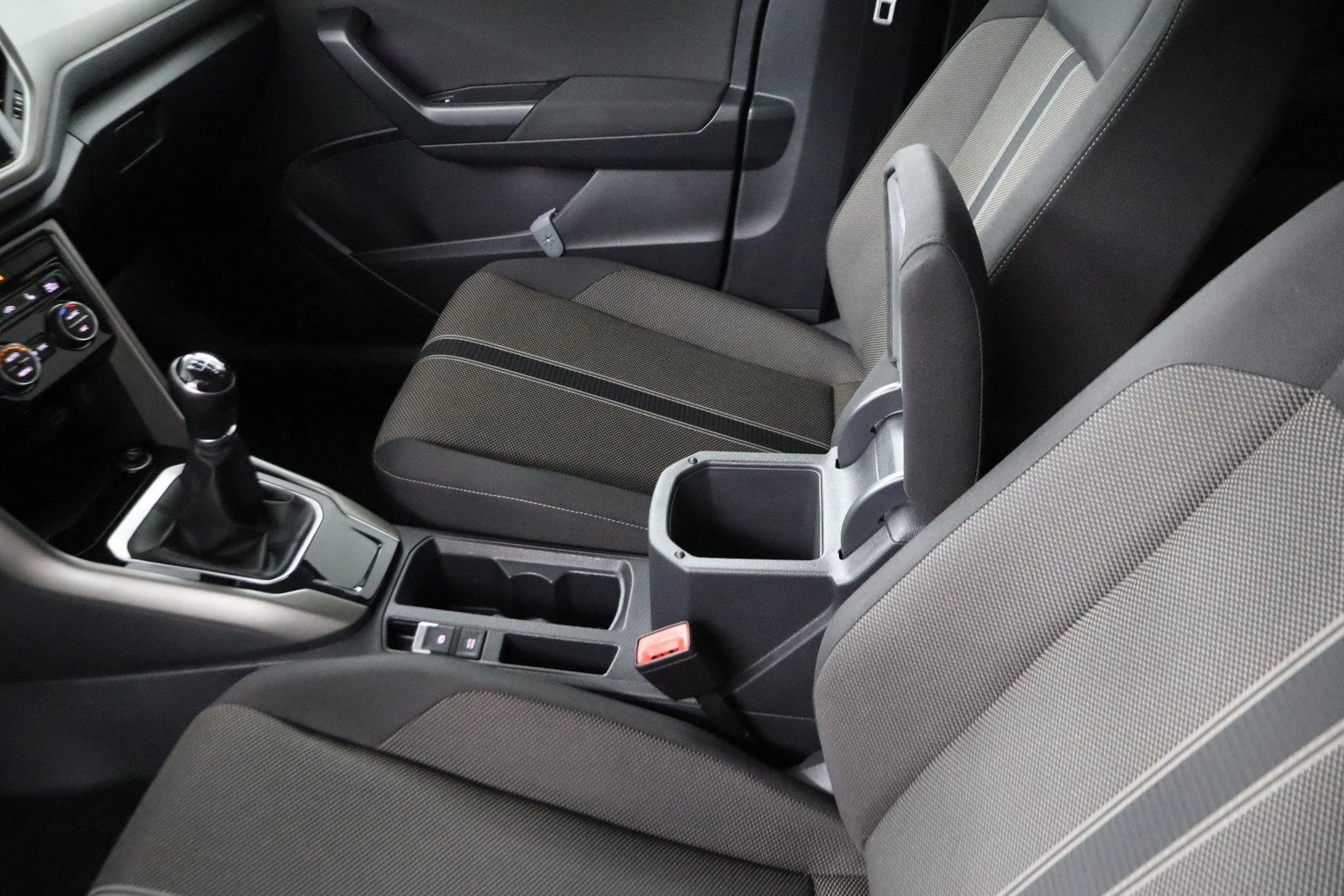 Volkswagen-T-Roc-image-54