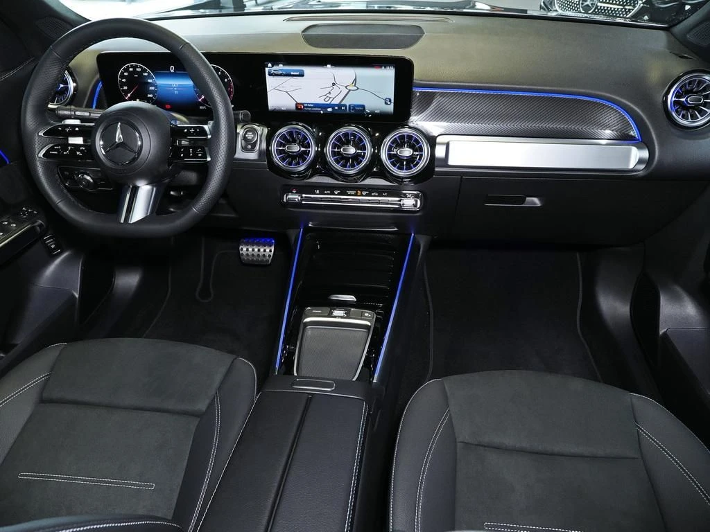 Mercedes-Benz-GLB 200-image-14