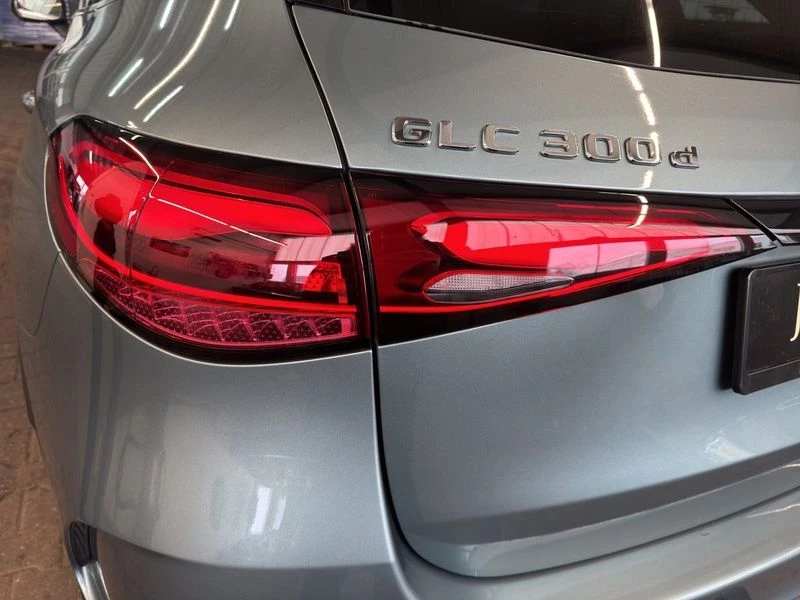 Mercedes-Benz GLC 300 d 4M AMG KEYLESS-GO SHZ MBUX AMG LineX254 GLC 300 d 4M AMG KEYLESS-GO SHZ MBUX AMG Line