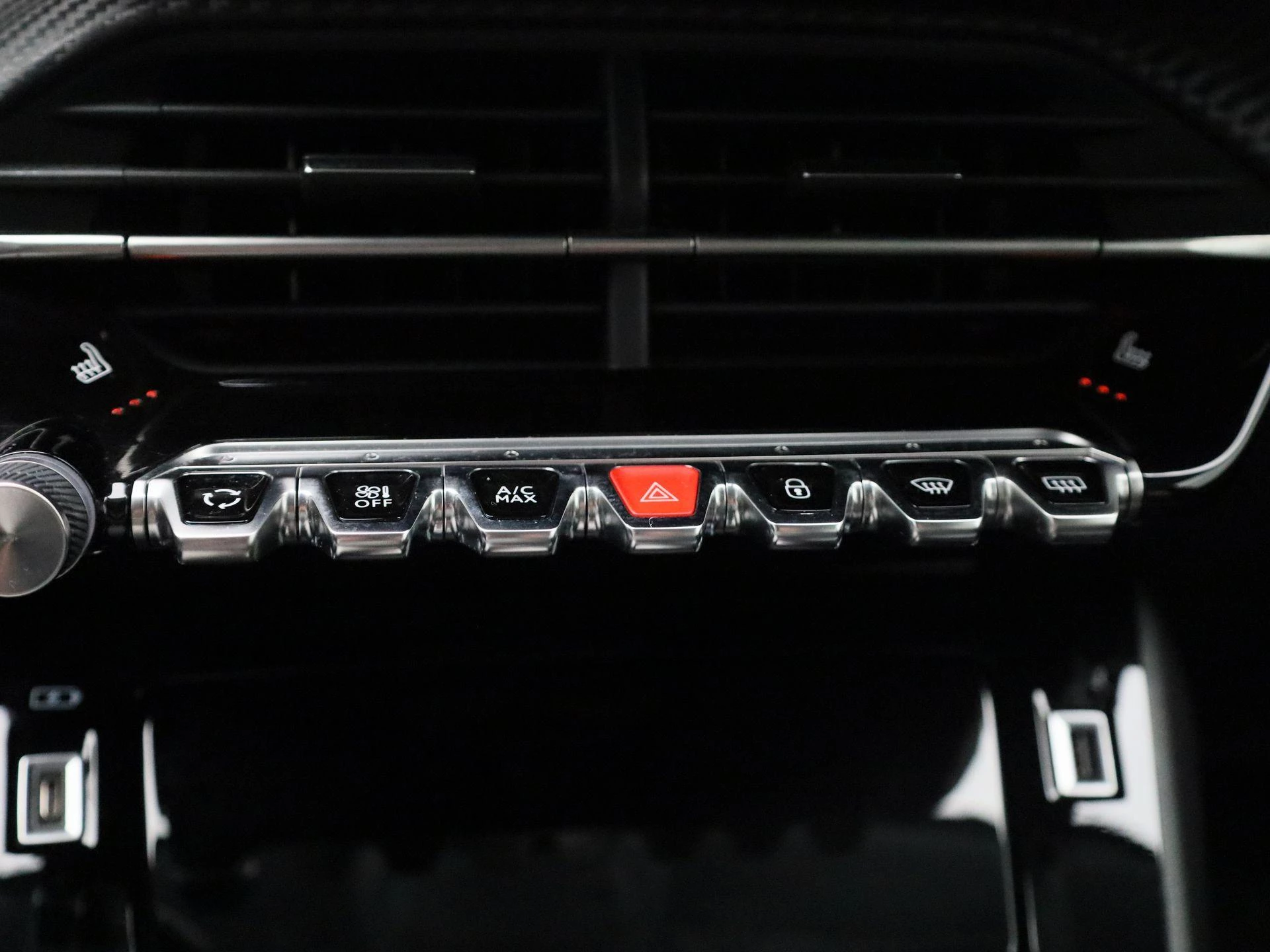 Peugeot-e-208-image-19