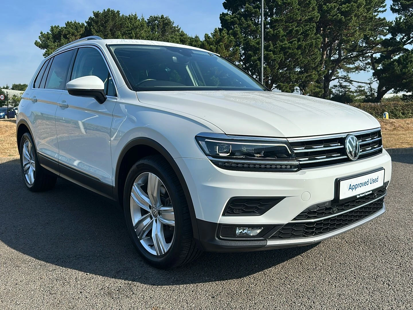 Volkswagen-Tiguan-image-18
