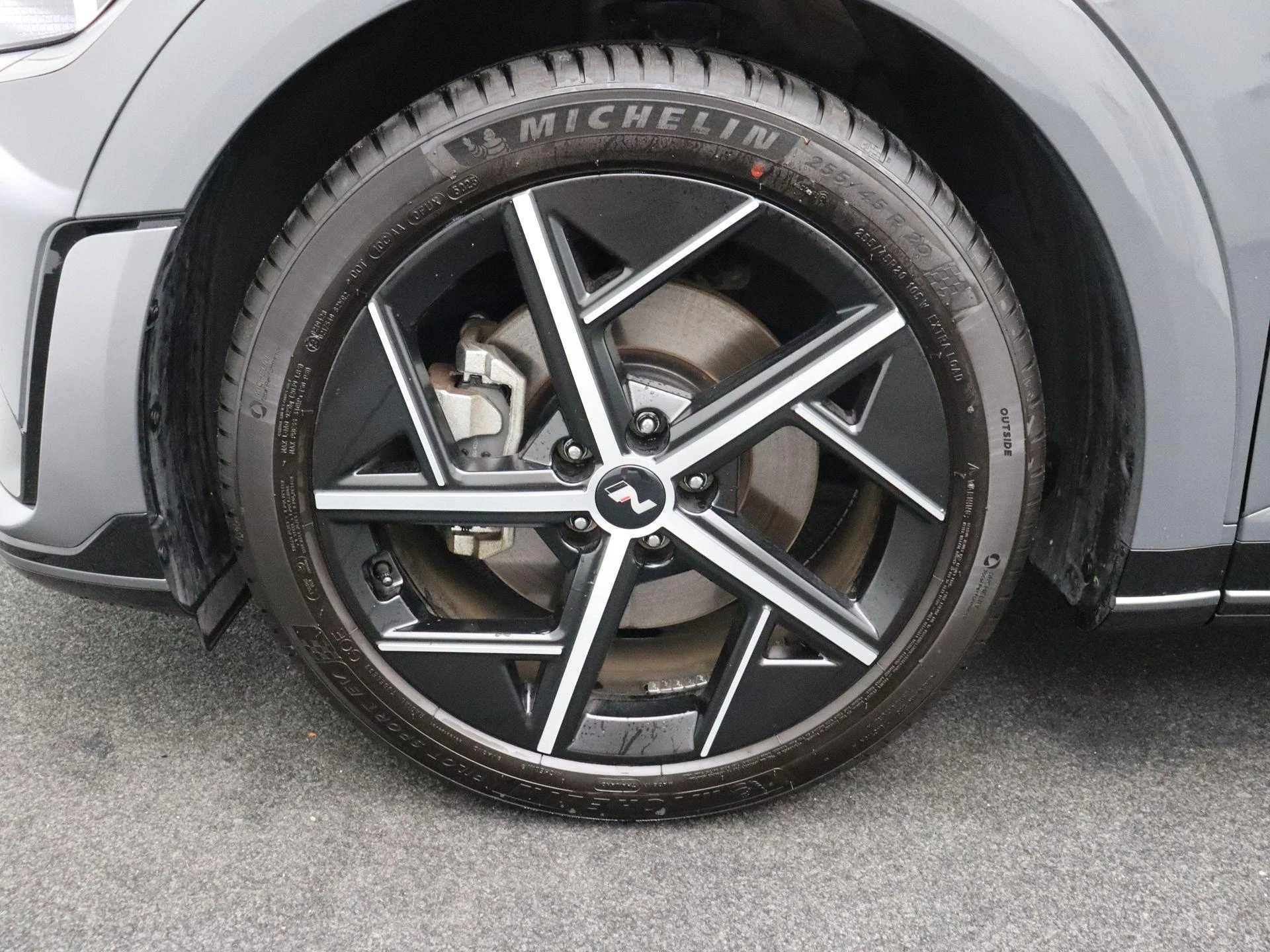 Hyundai-IONIQ 5-image-6