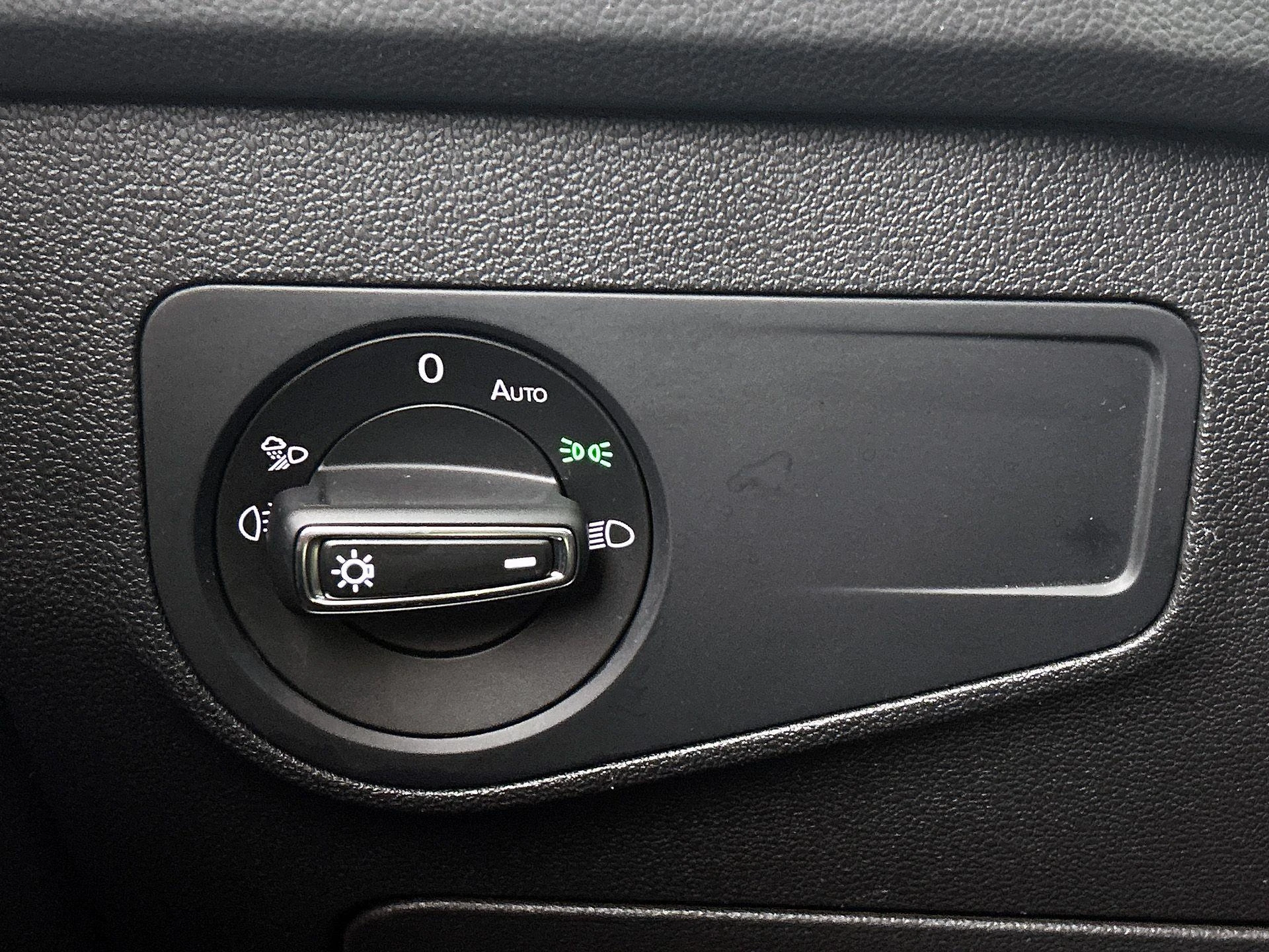 Volkswagen-Tiguan-image-29