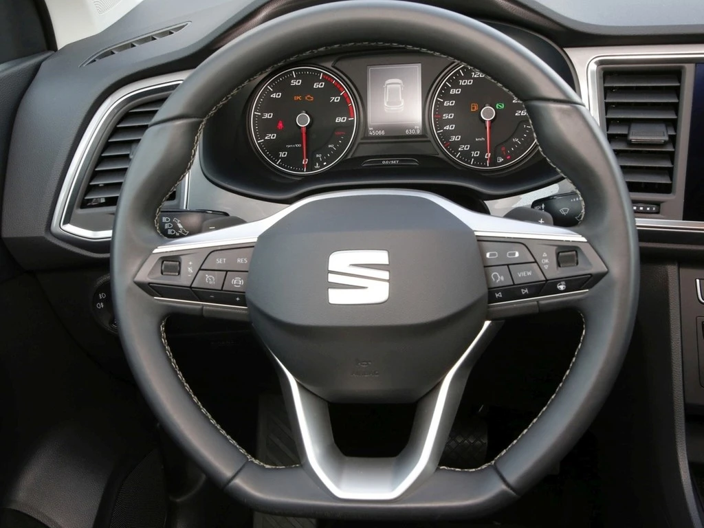 SEAT Ateca 1.5 TSI DSG Style 17" Navi AHK LED SHZ DAB