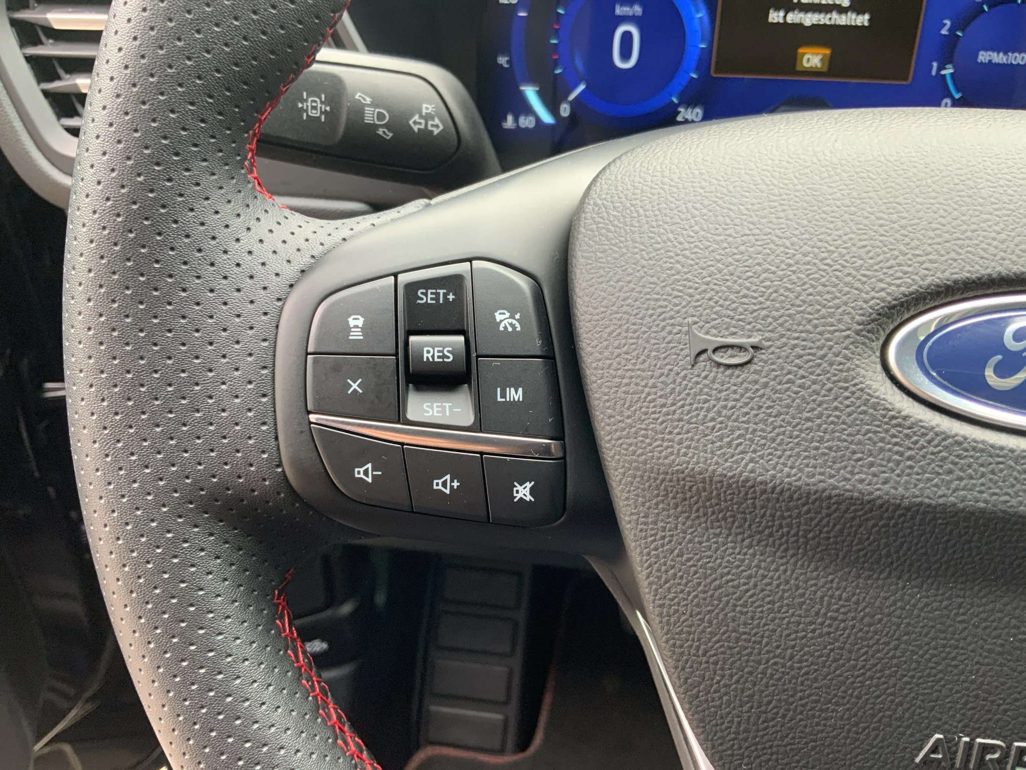 Ford Kuga ST-Line X*PANO*AHK*KAM*ACC*NAVI*SOUND-SYS. LED Pano SHZ 4xSHZ