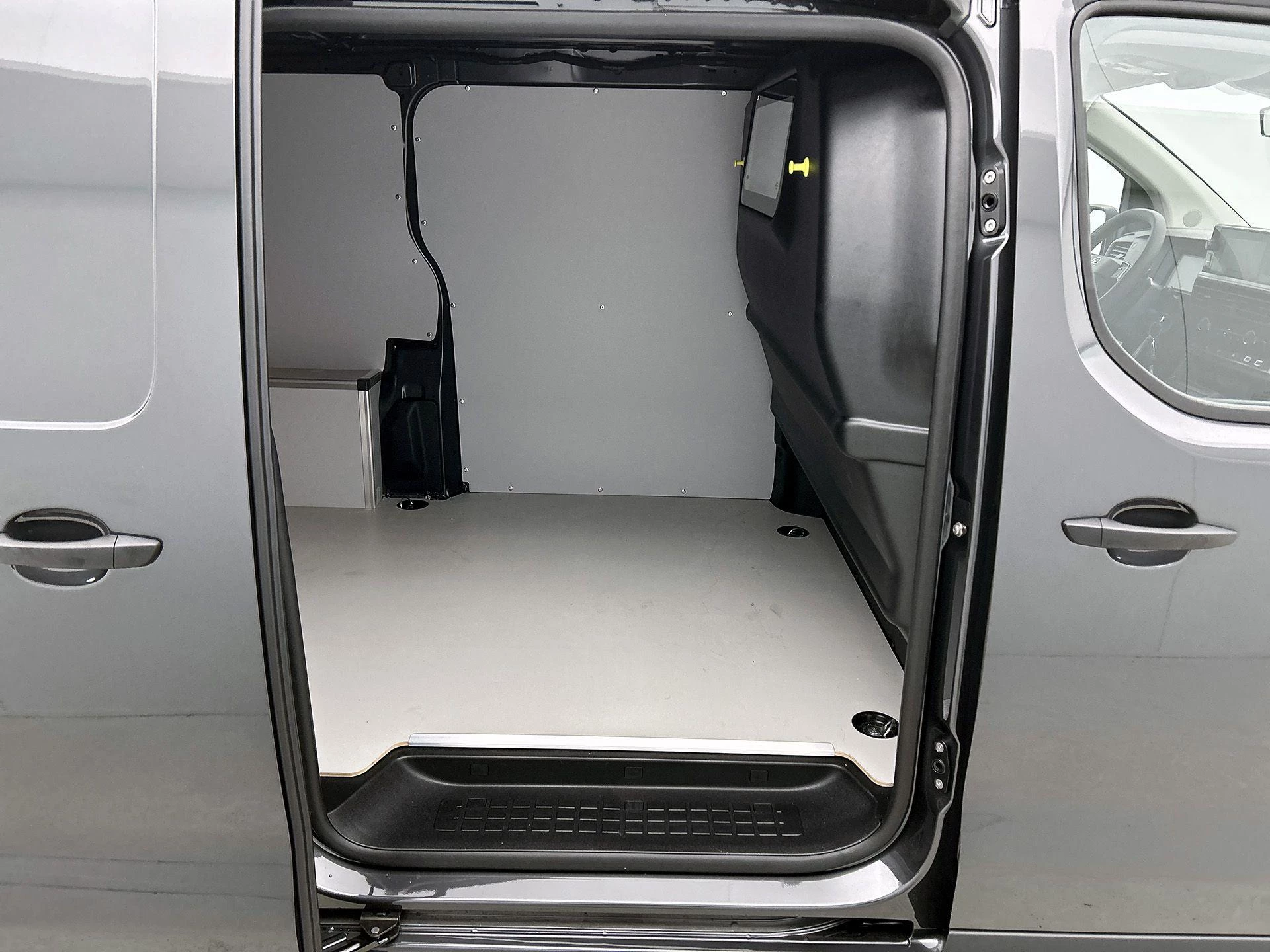 Opel-Vivaro-e-image-24