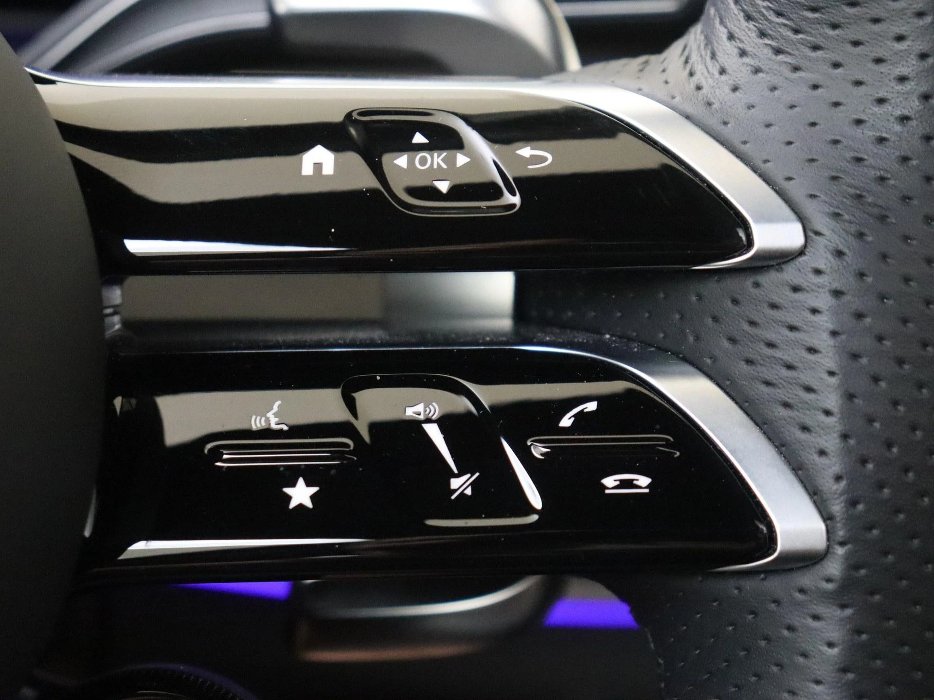 Mercedes-Benz-GLE-image-16