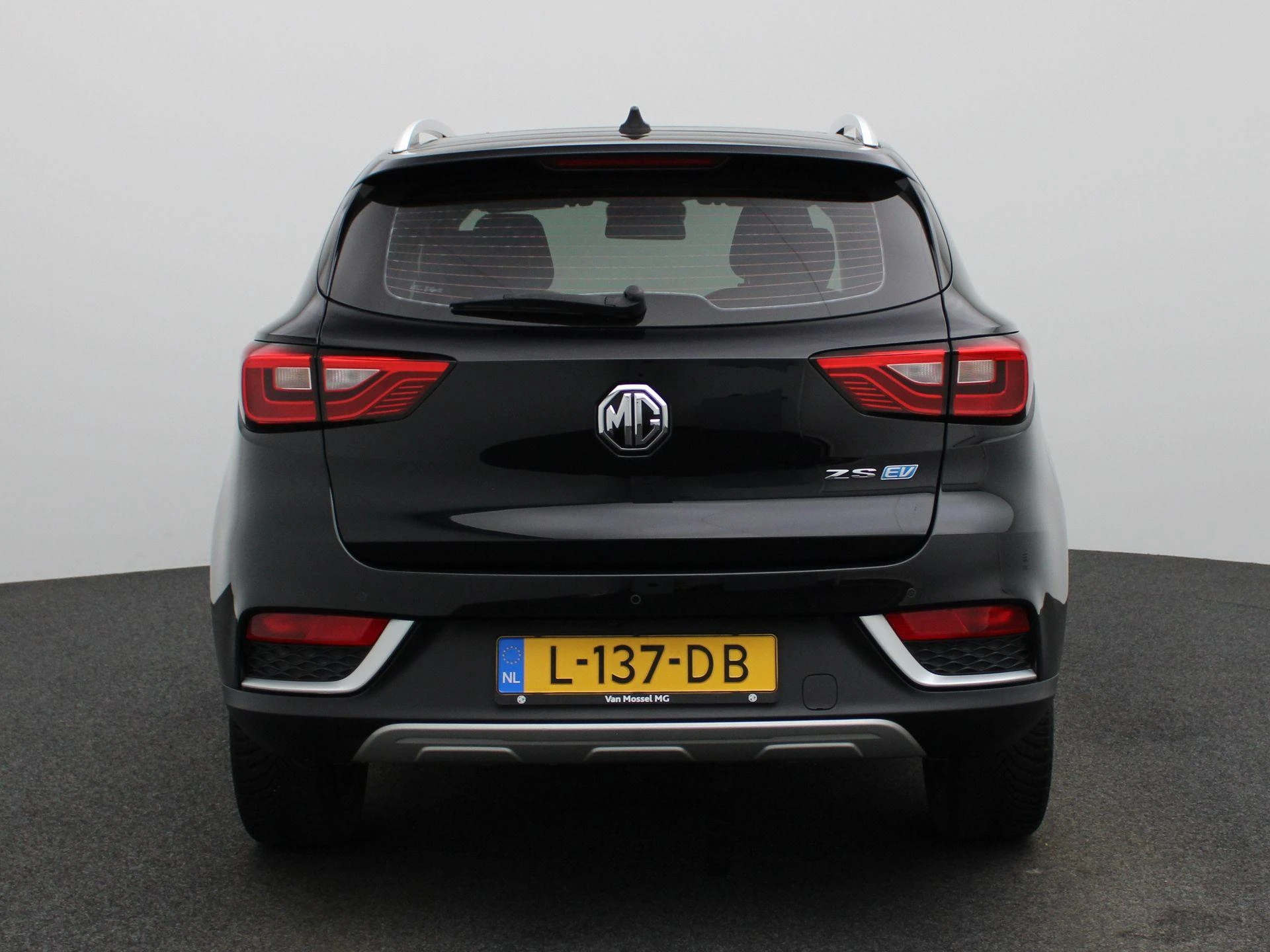 MG-ZS EV-image-4