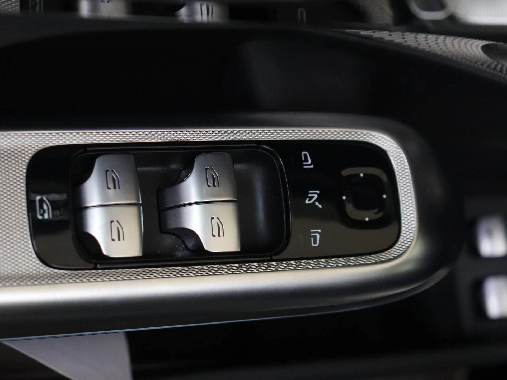Mercedes-Benz-E-Klasse-image-32